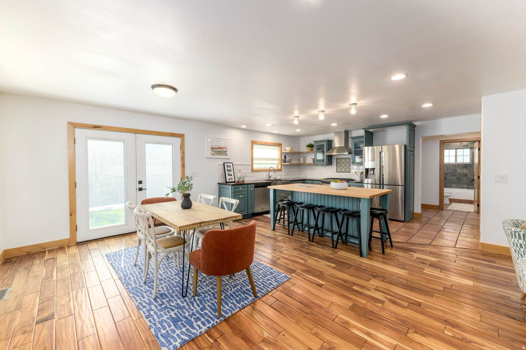 main property photo 9