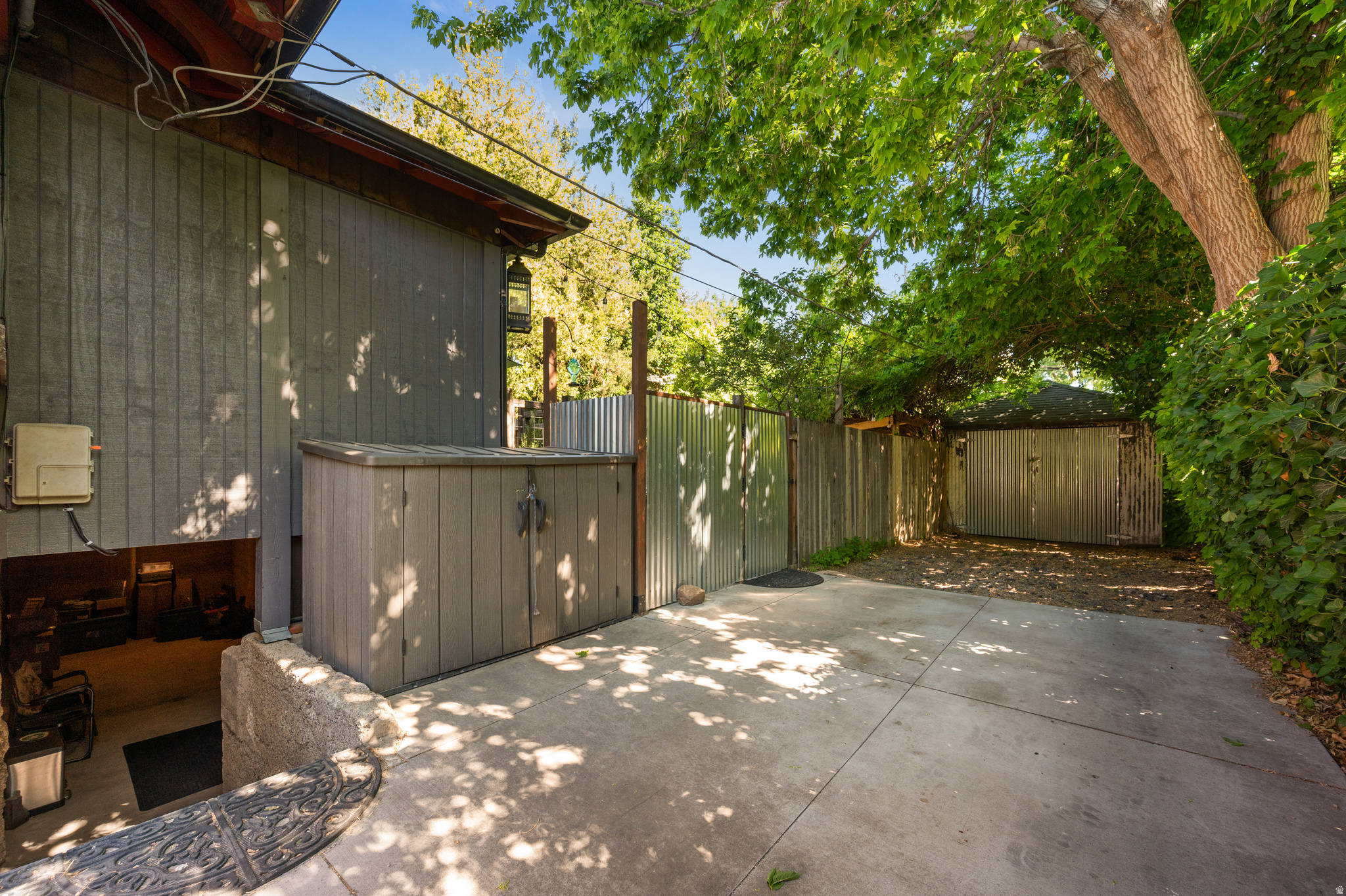 main property photo 39