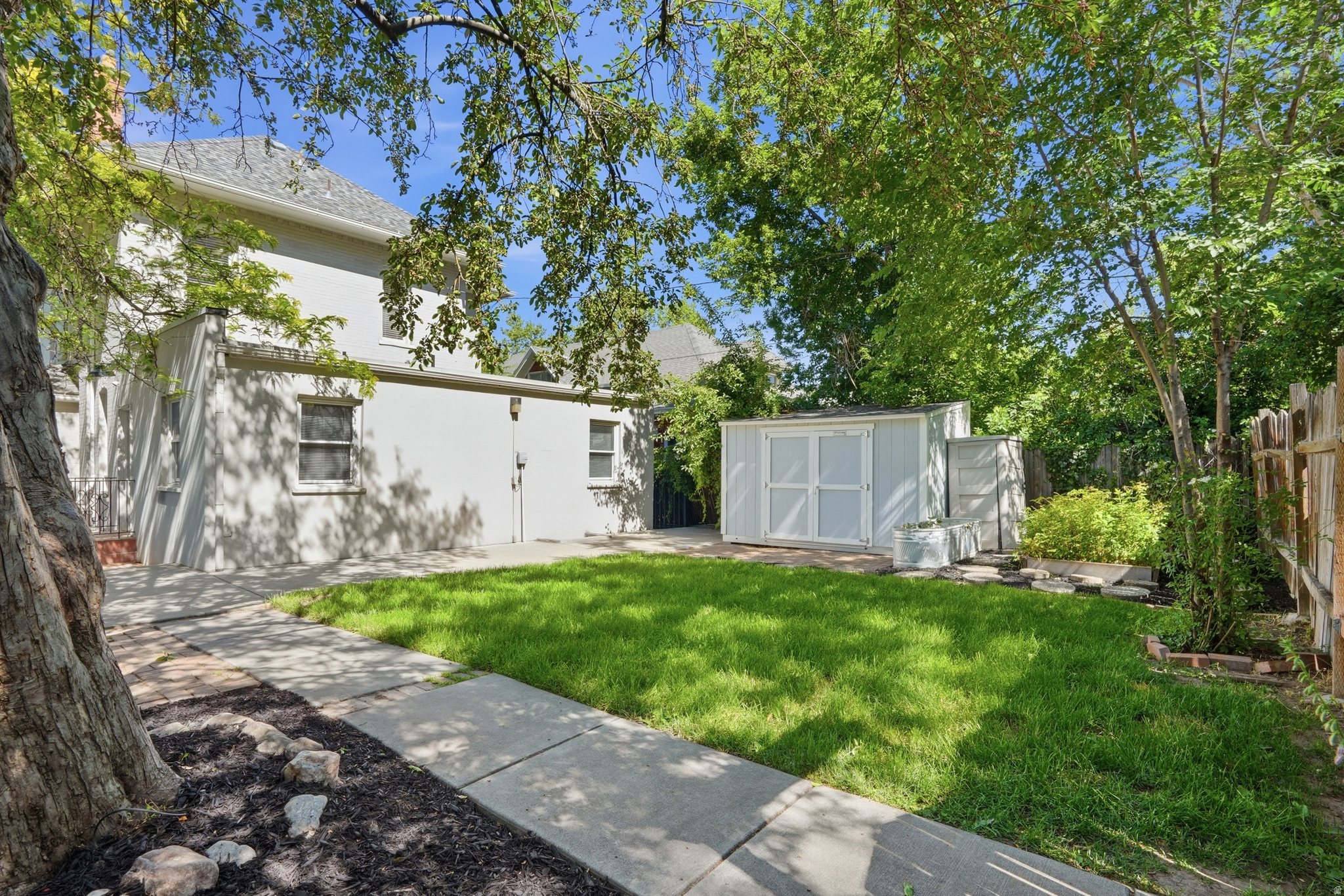 main property photo 41