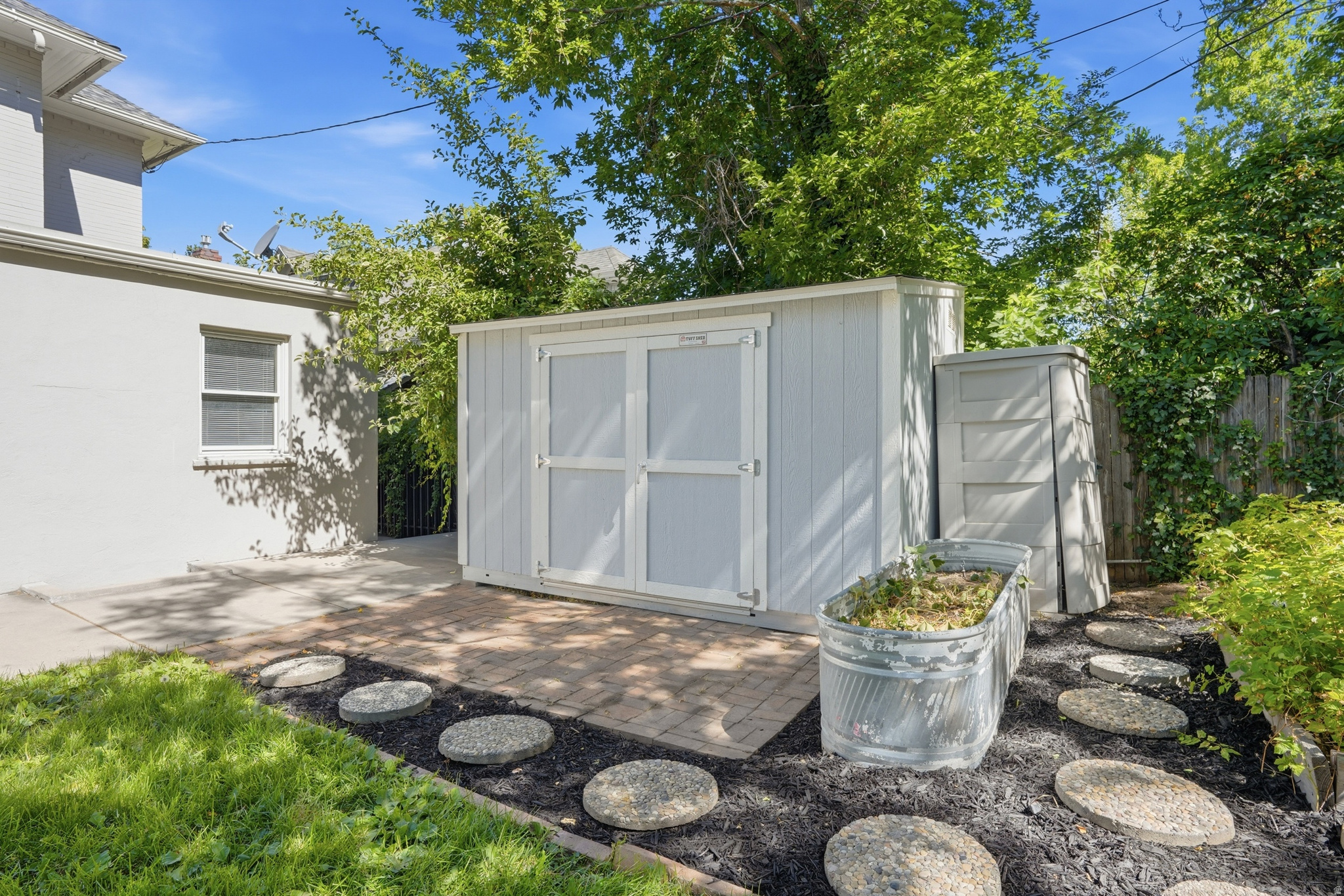 main property photo 42
