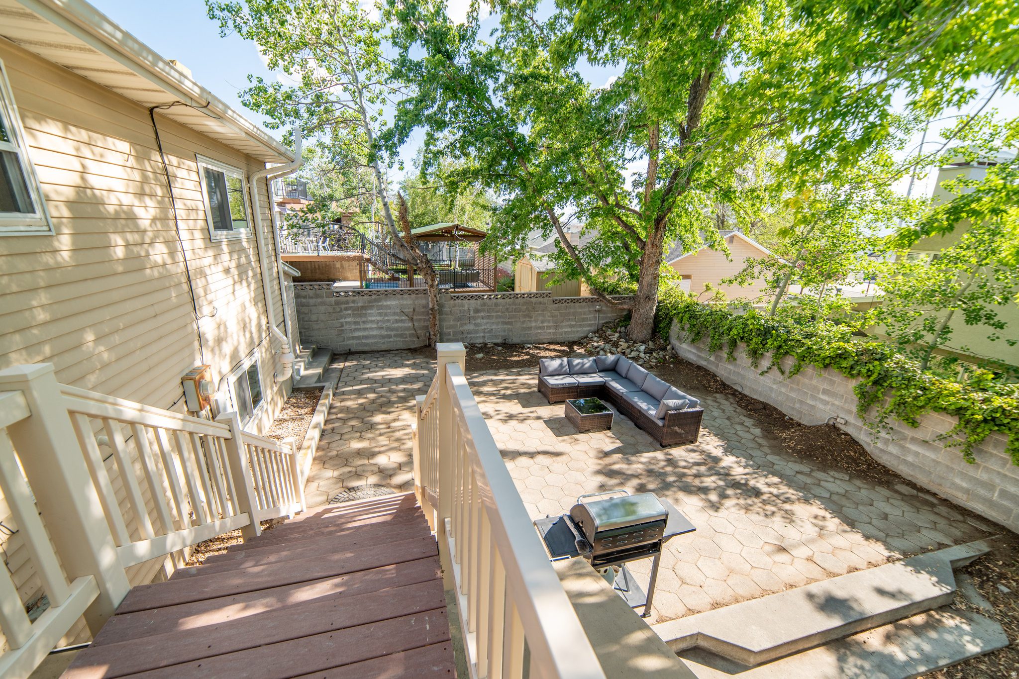 main property photo 33