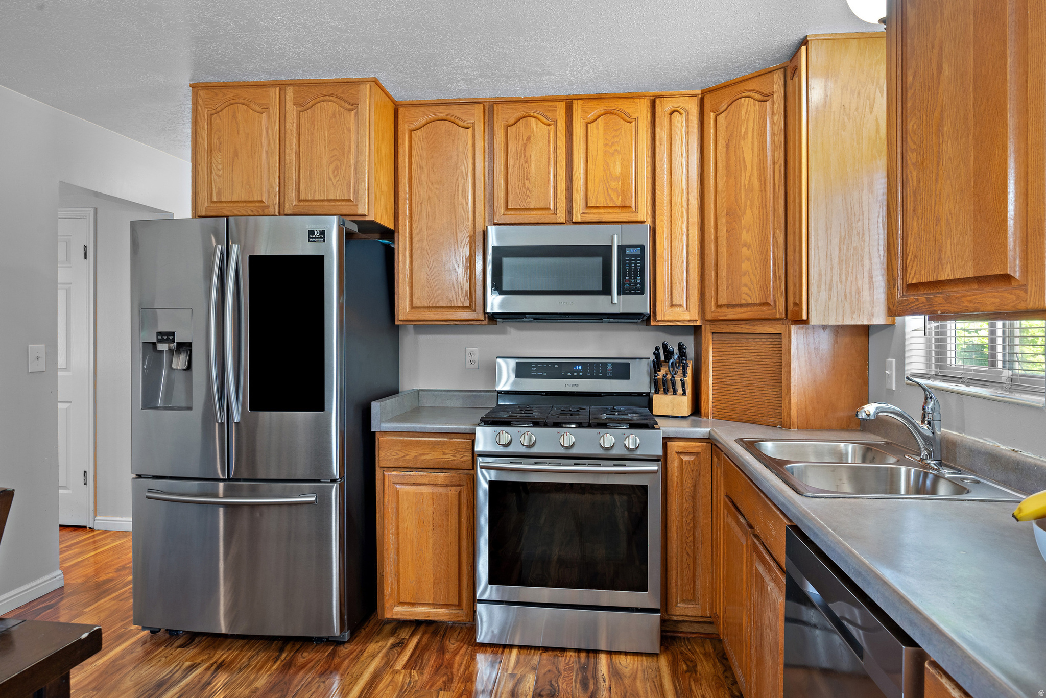 main property photo 10