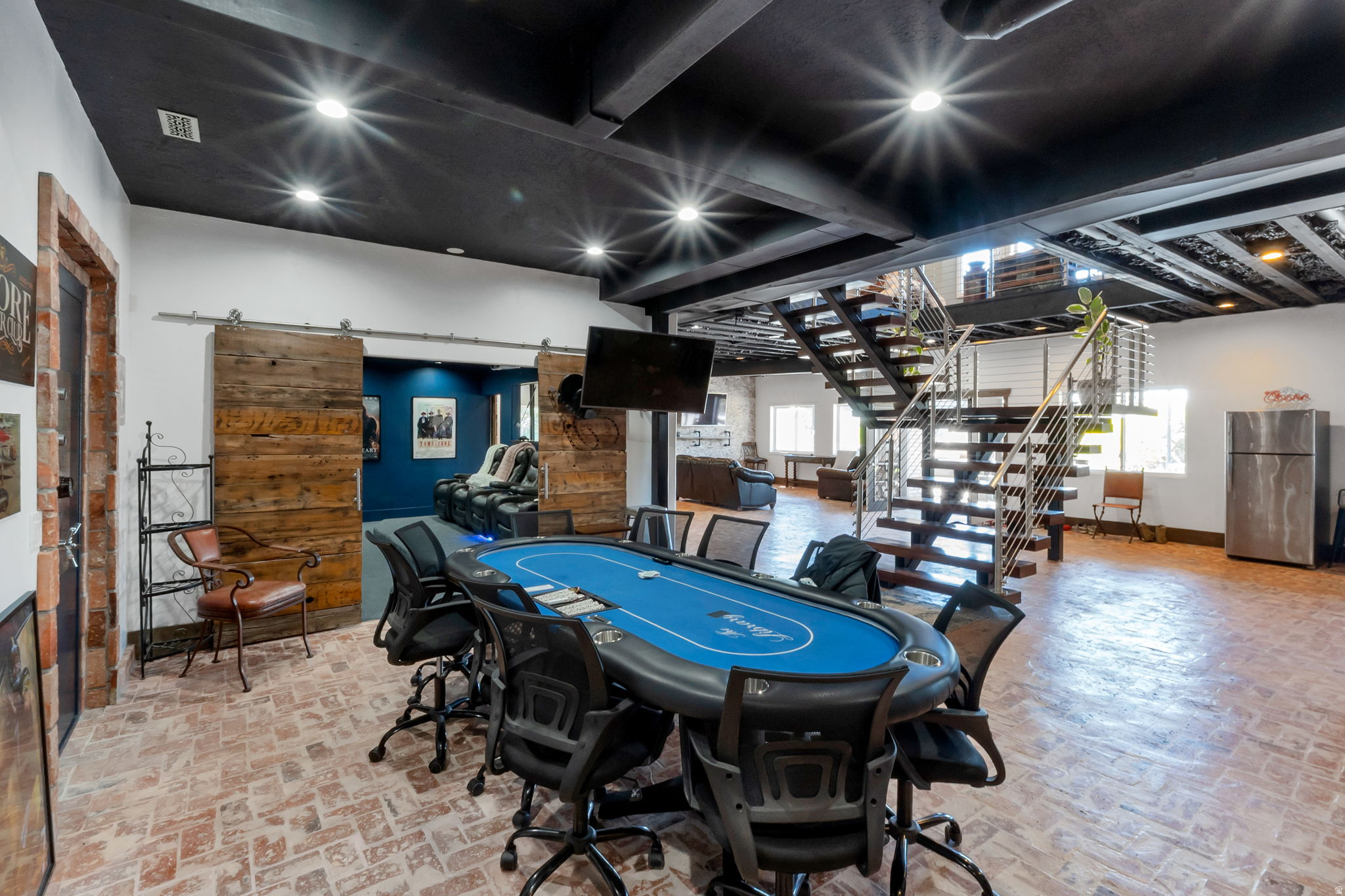 main property photo 29