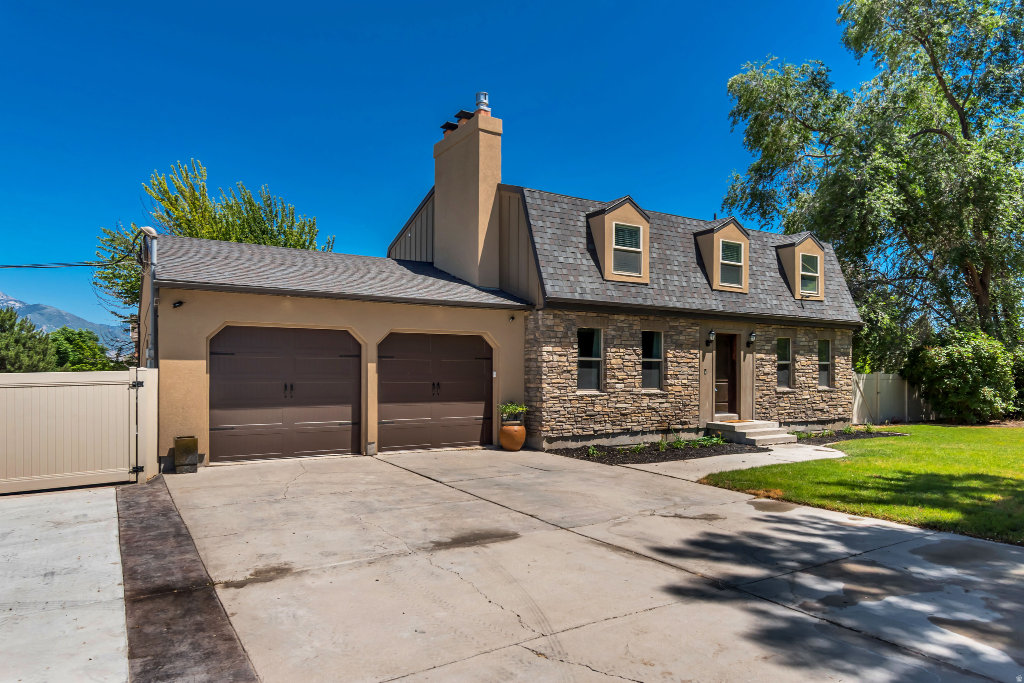 main property photo 74