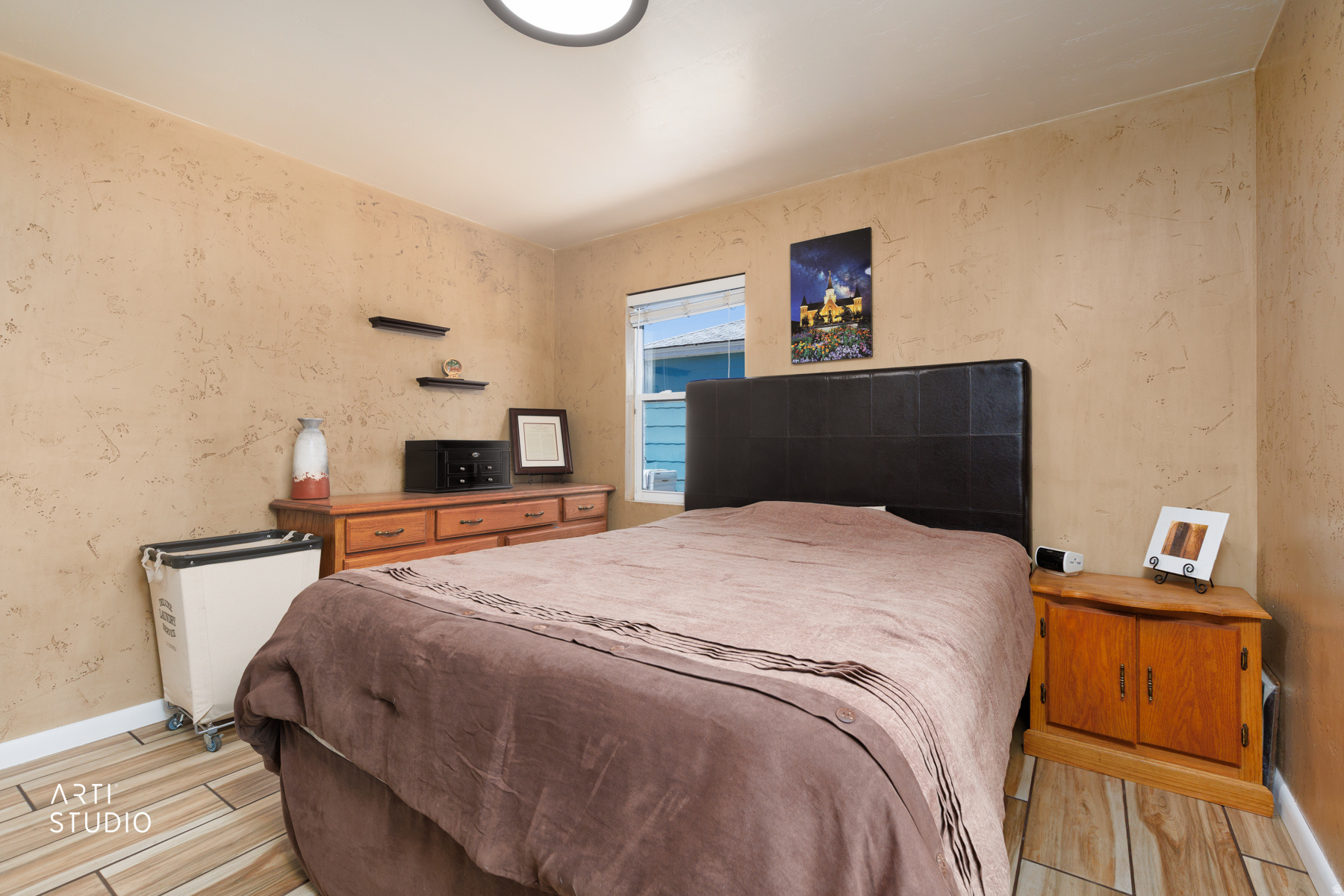 main property photo 16