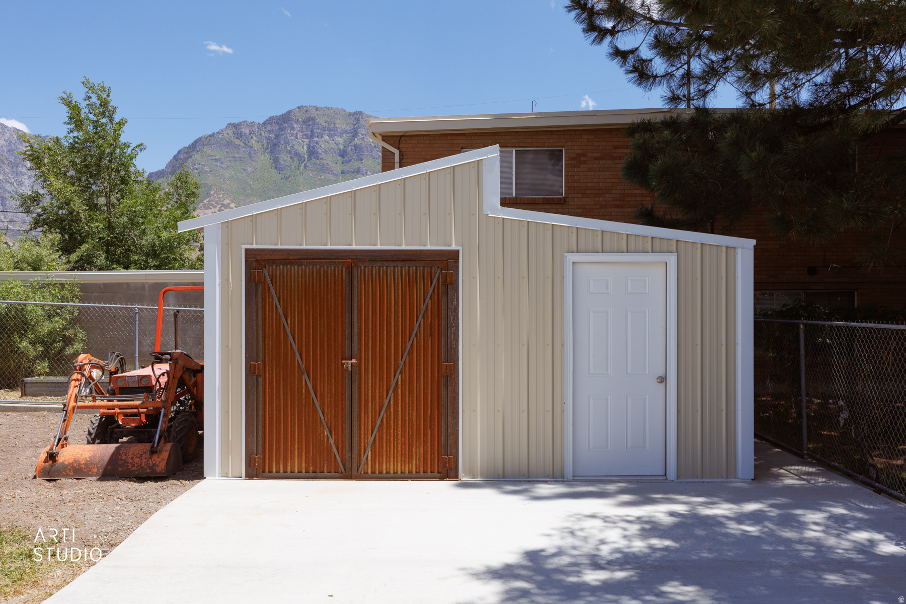 main property photo 23
