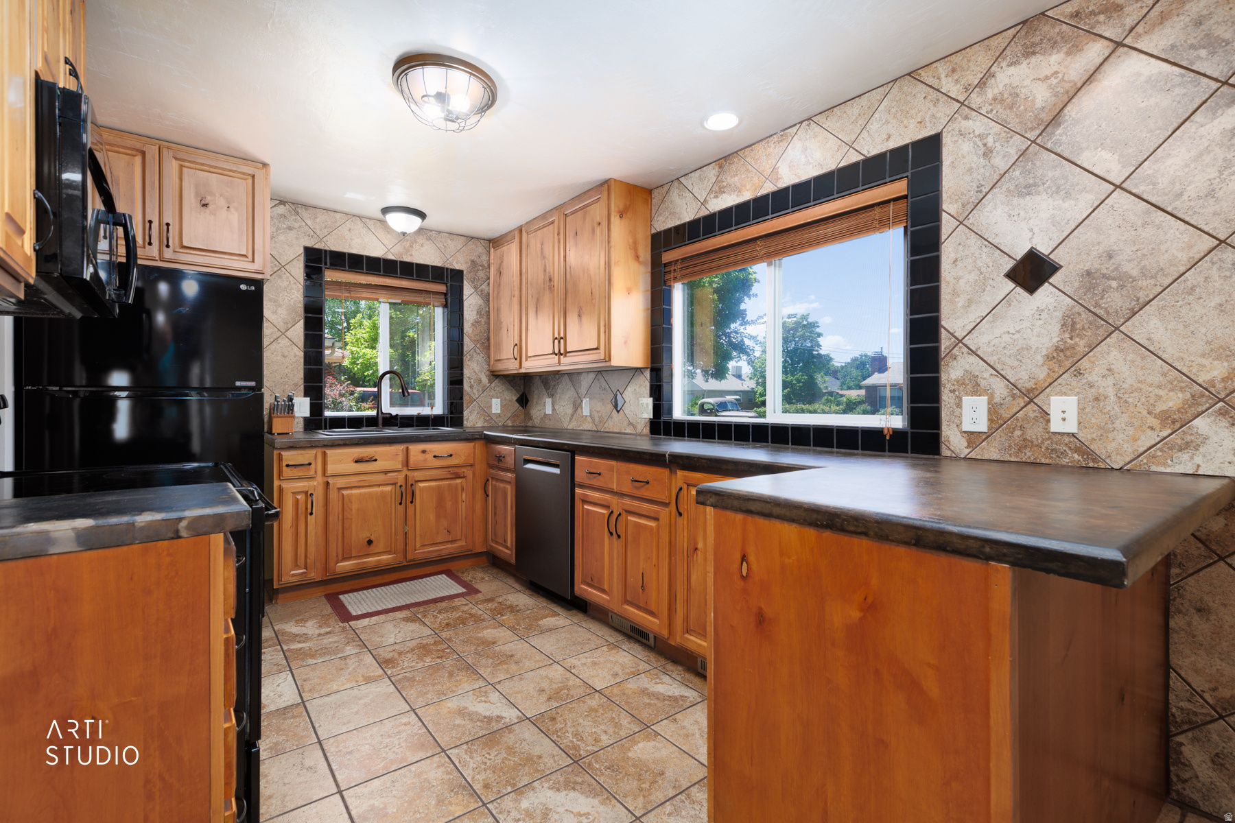 main property photo 9