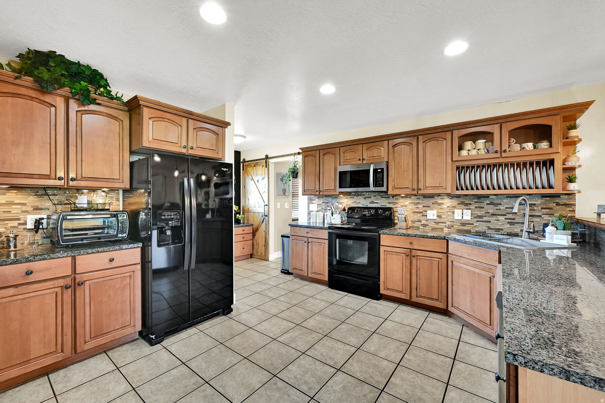 main property photo 19