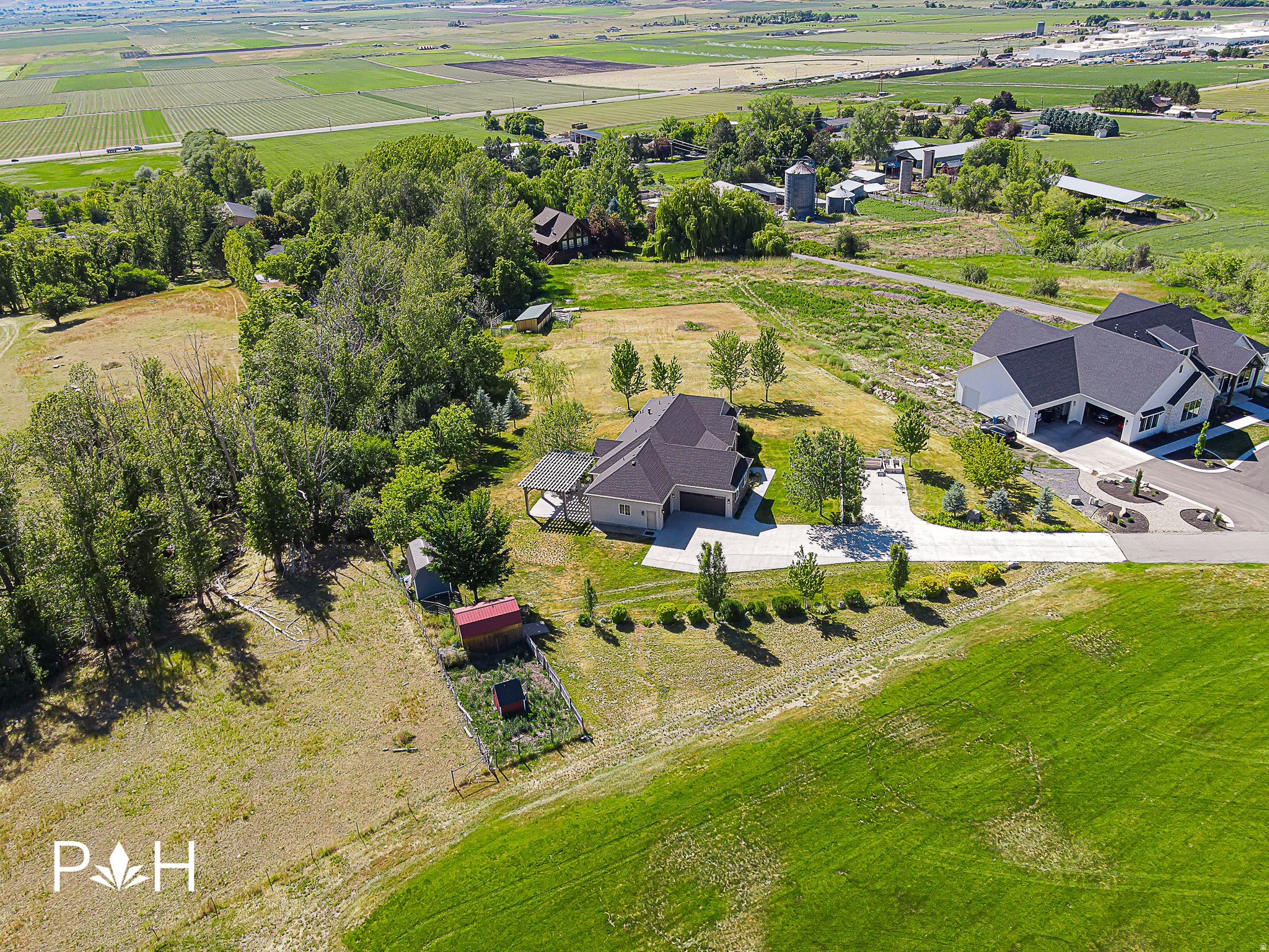main property photo 70