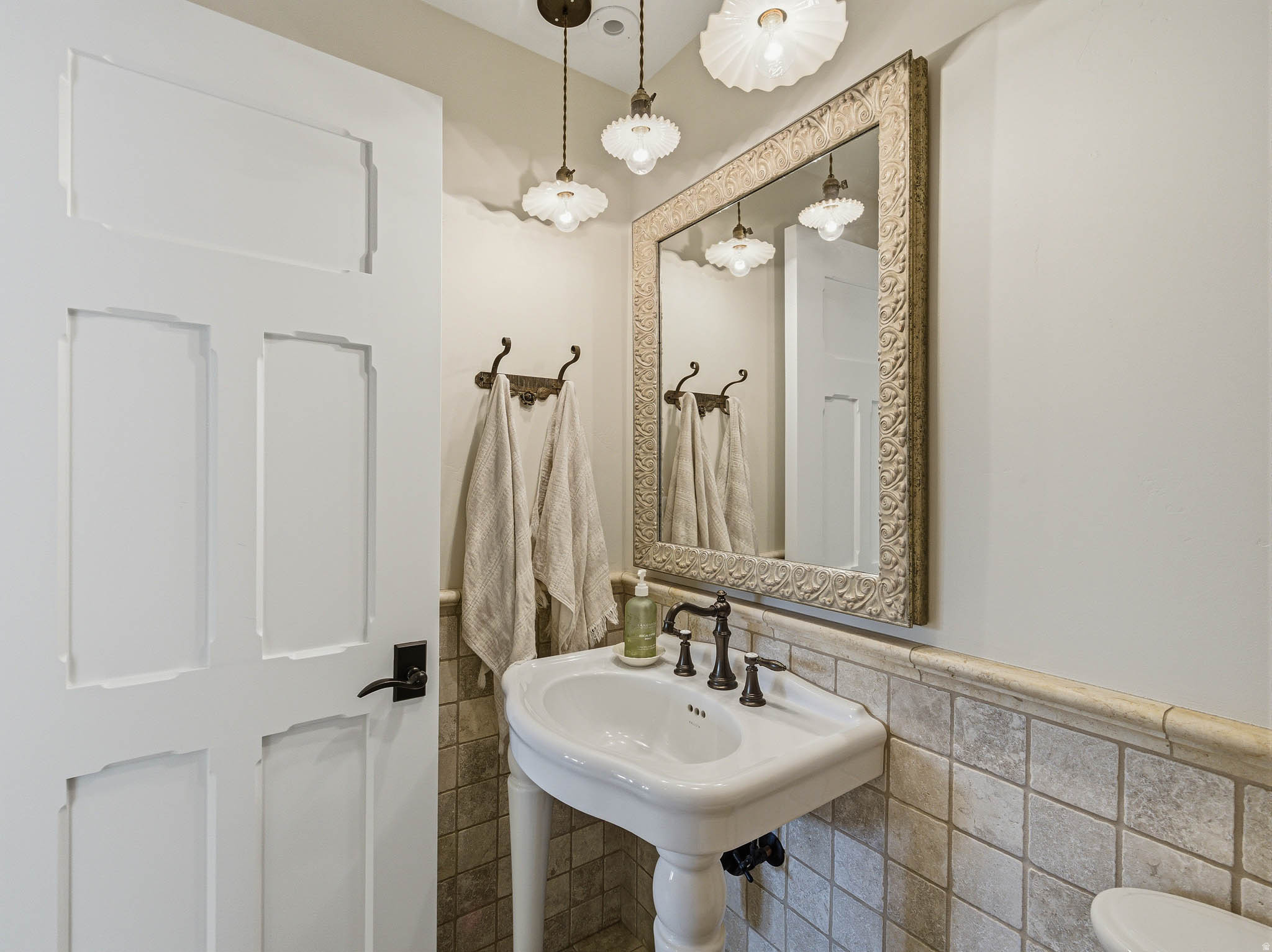 main property photo 90
