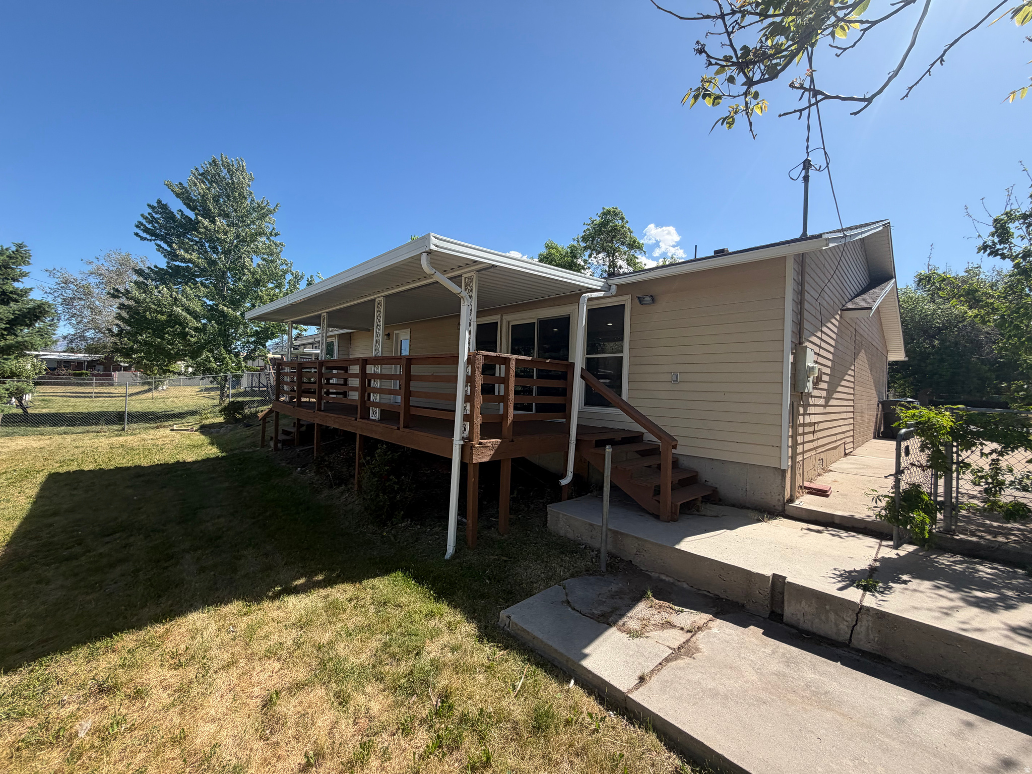 main property photo 23