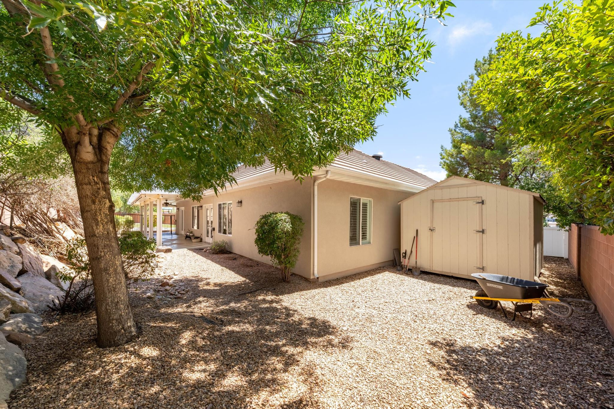 main property photo 50