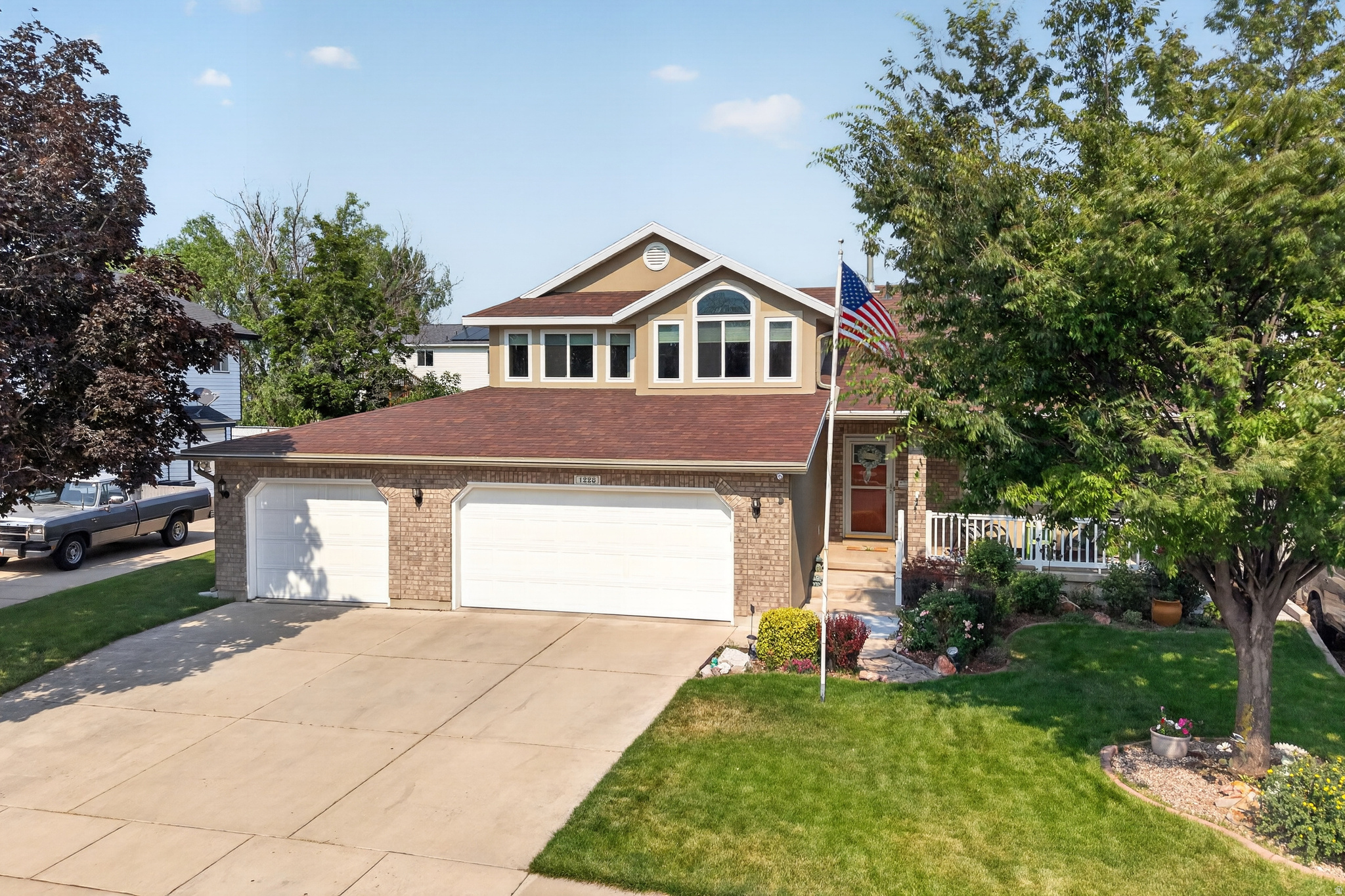 main property photo 36