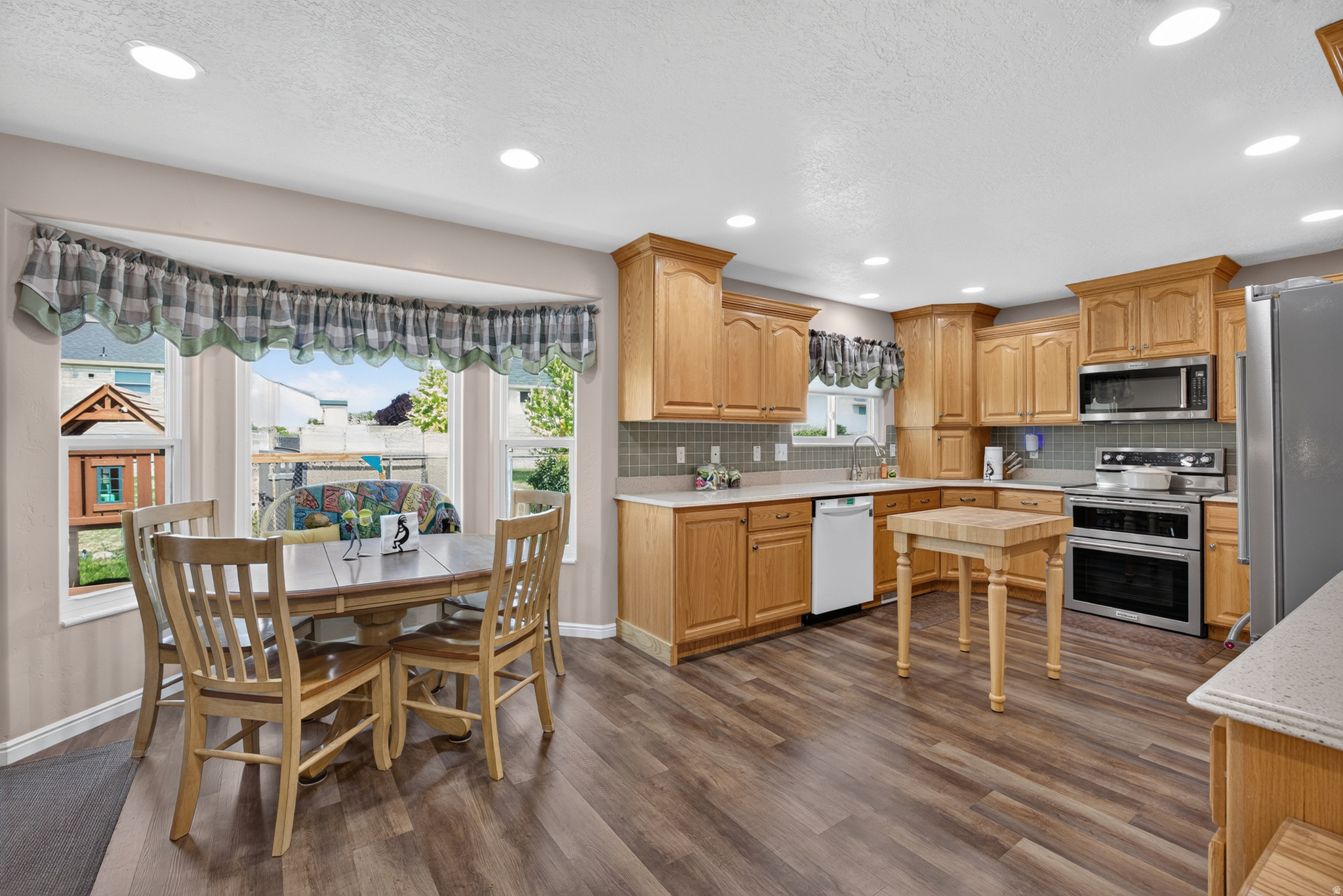 main property photo 5
