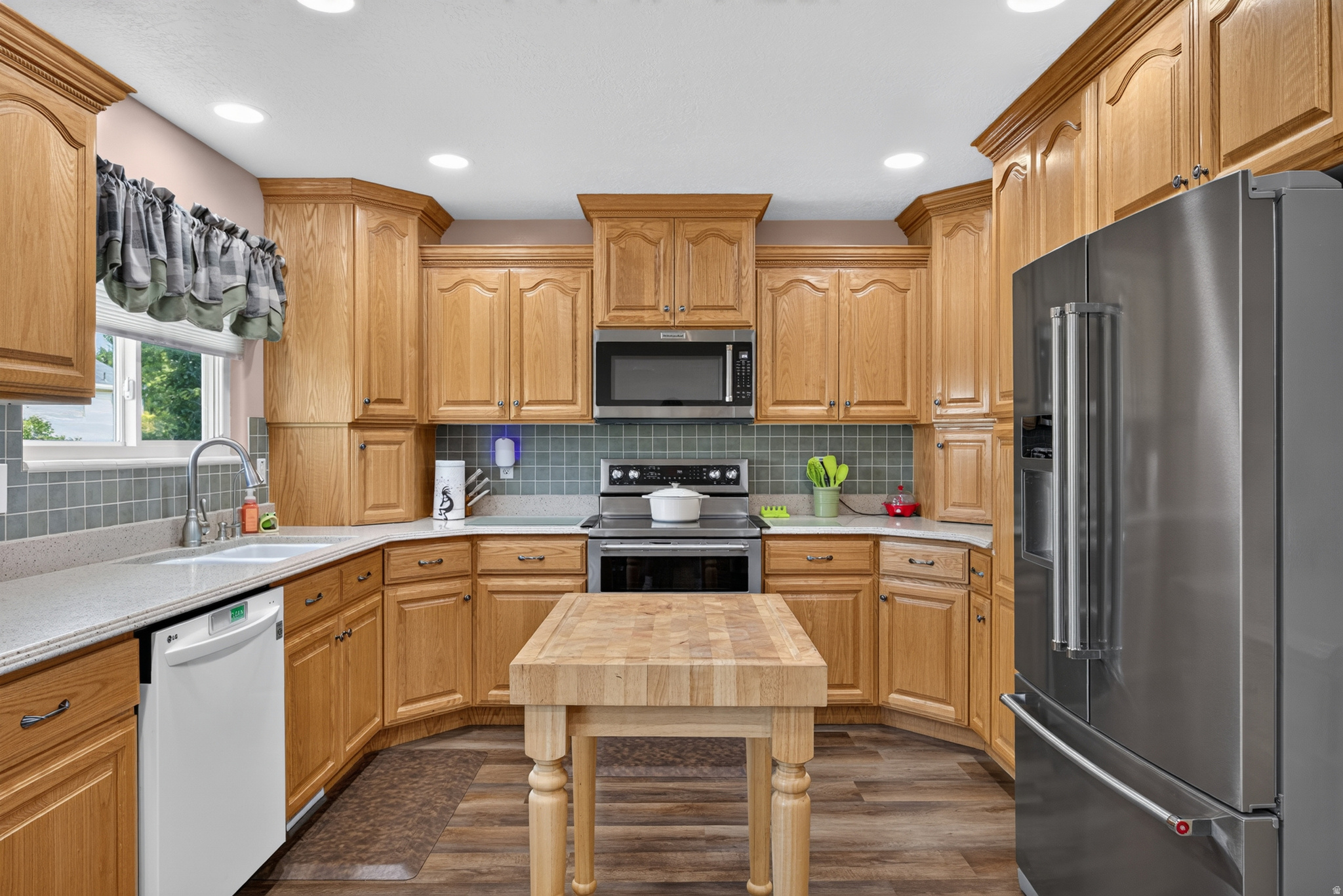 main property photo 8