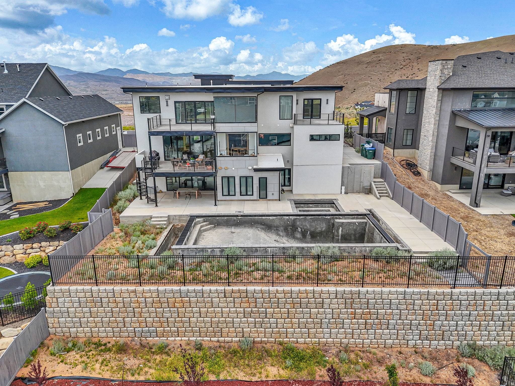 main property photo 79