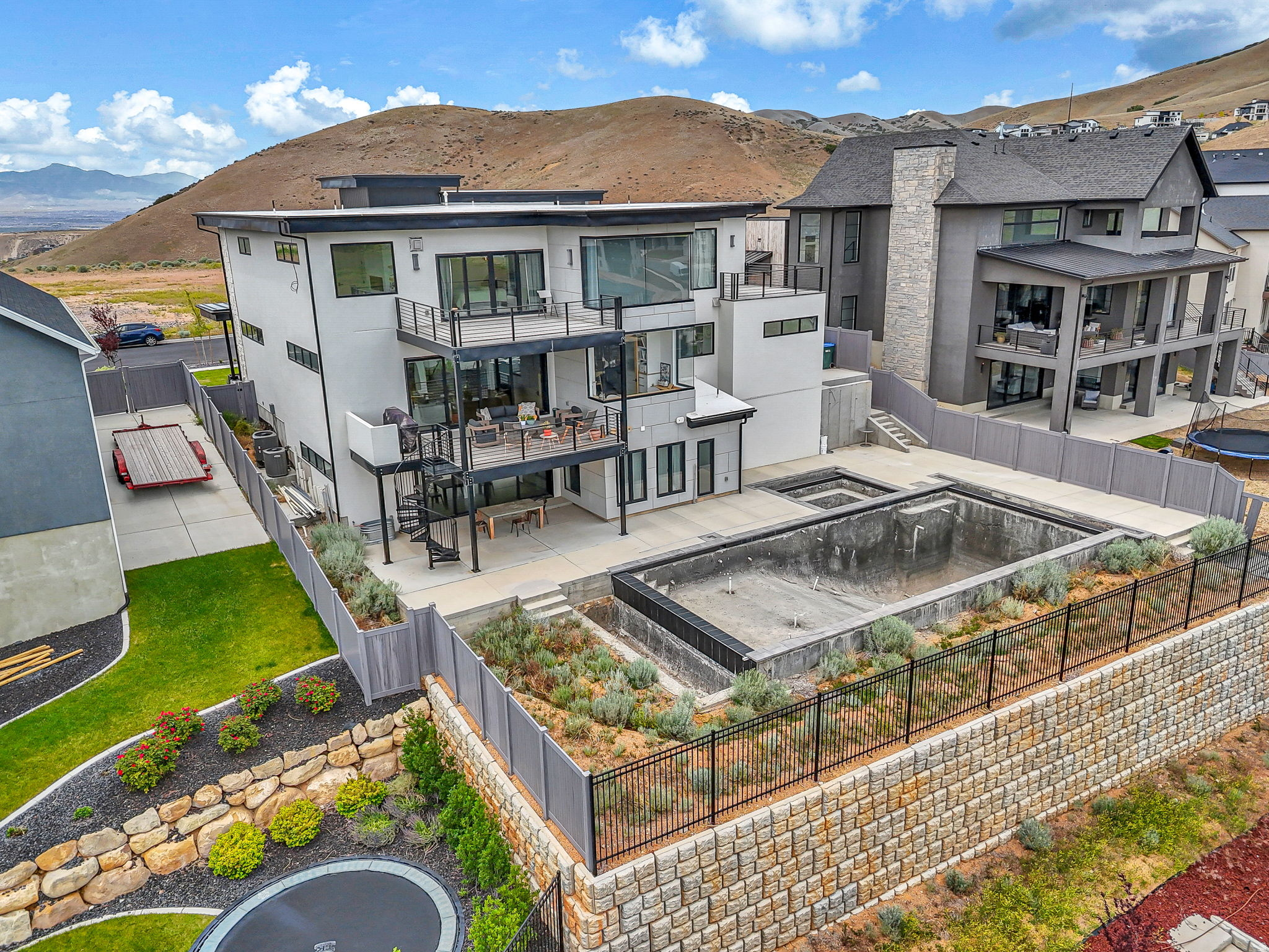main property photo 80