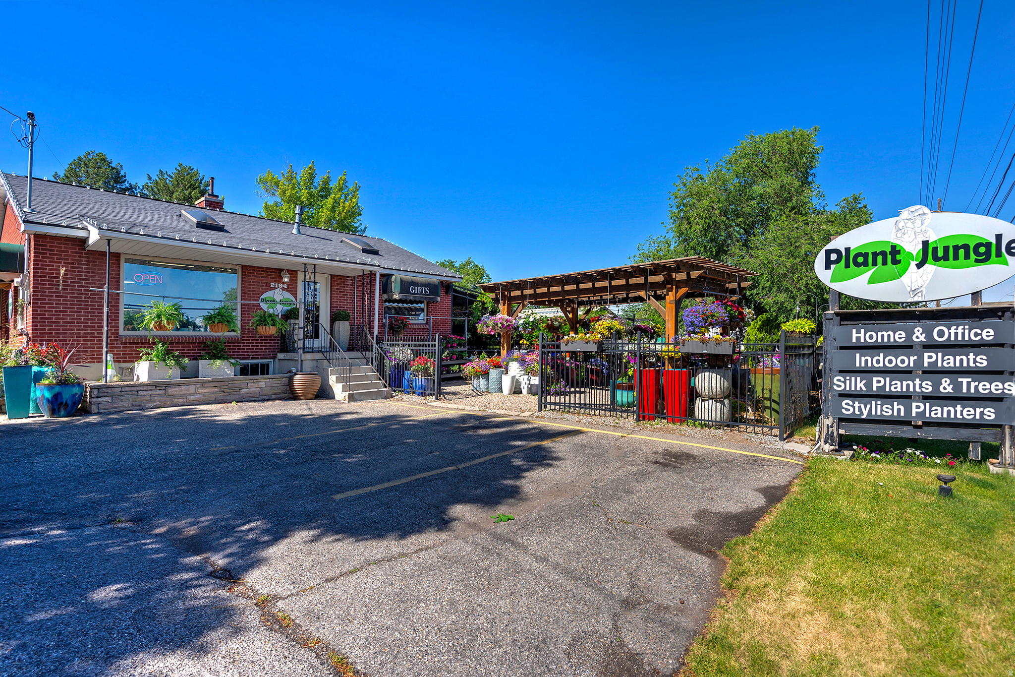 main property photo 33