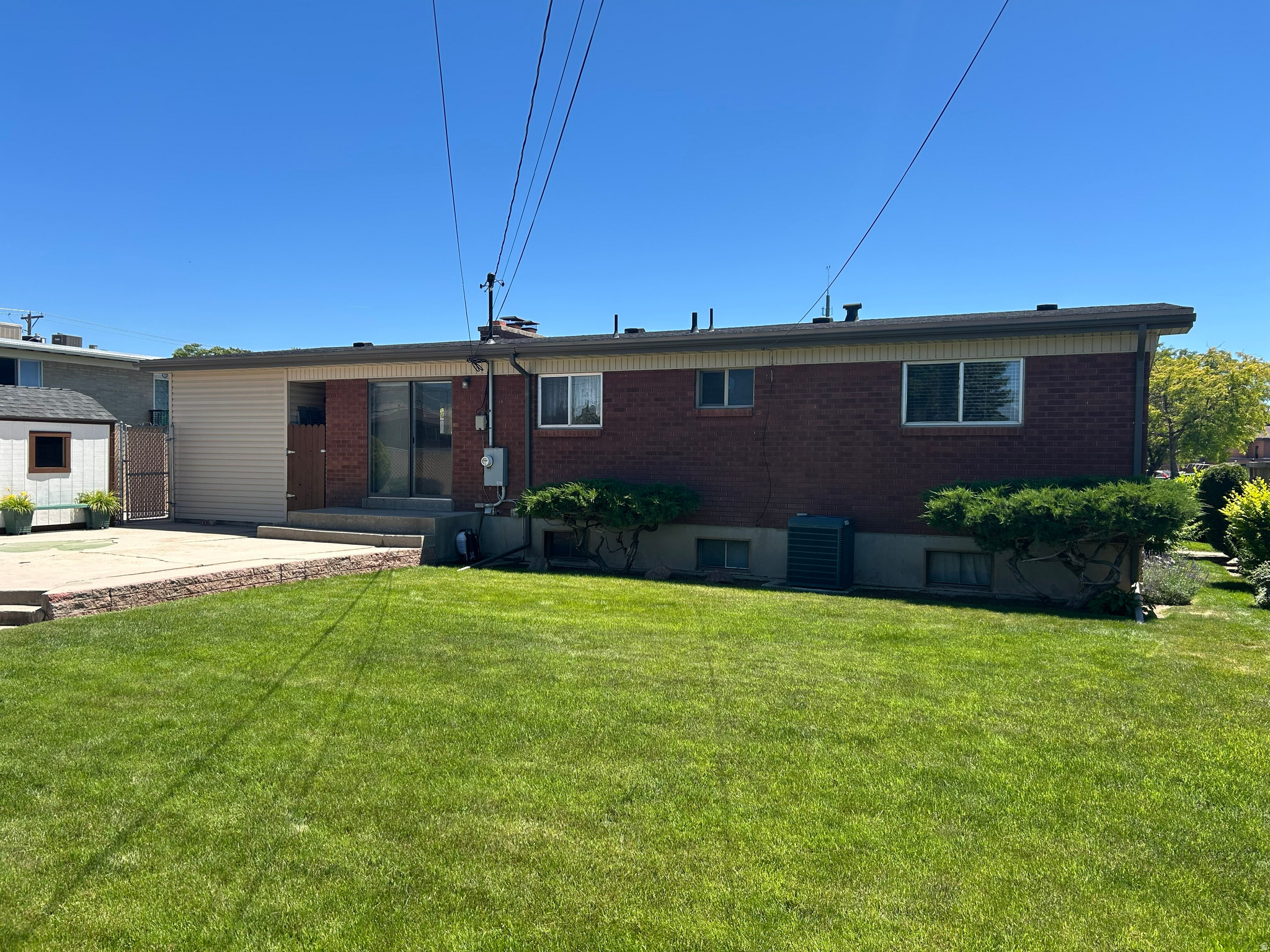 main property photo 28