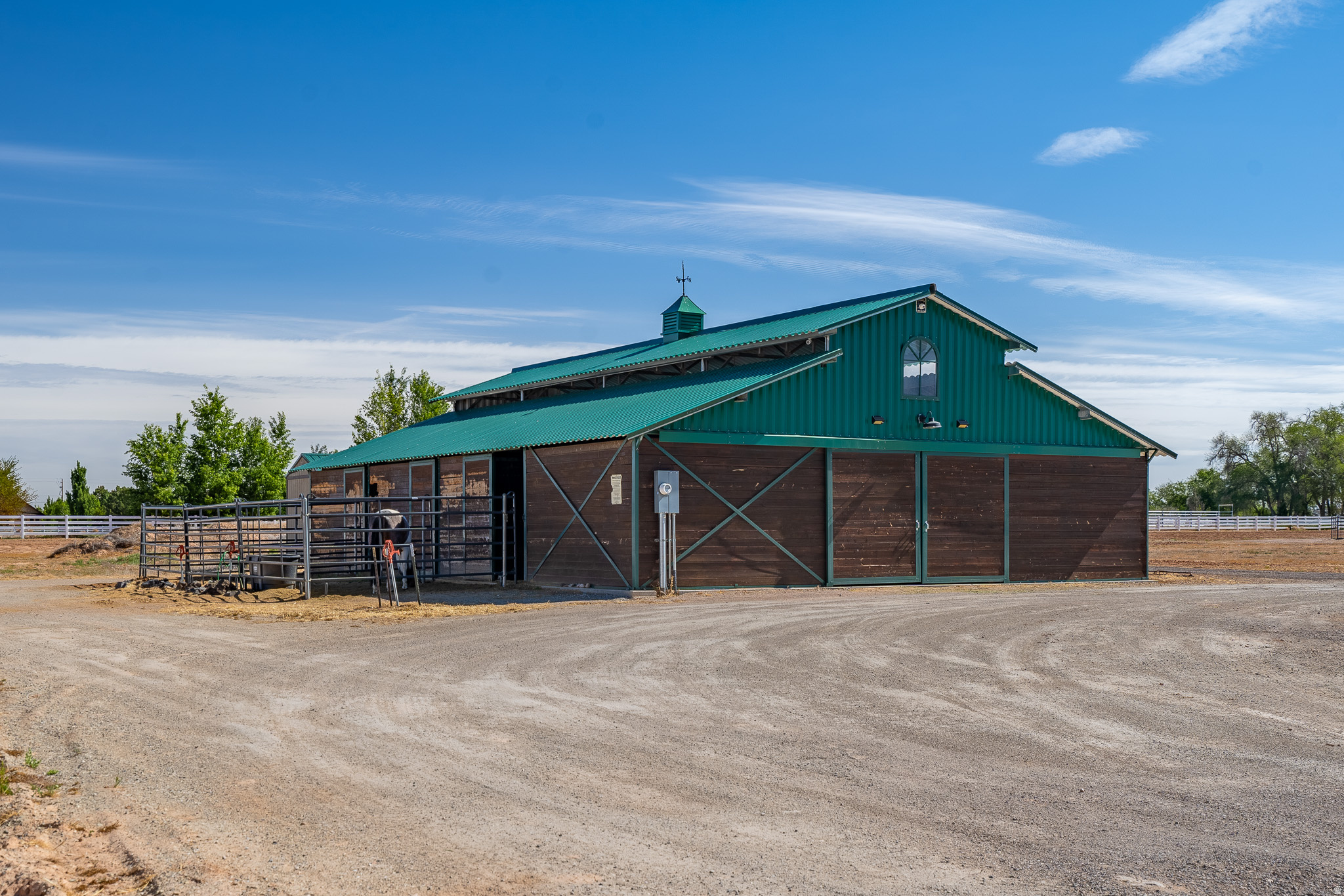 main property photo 28