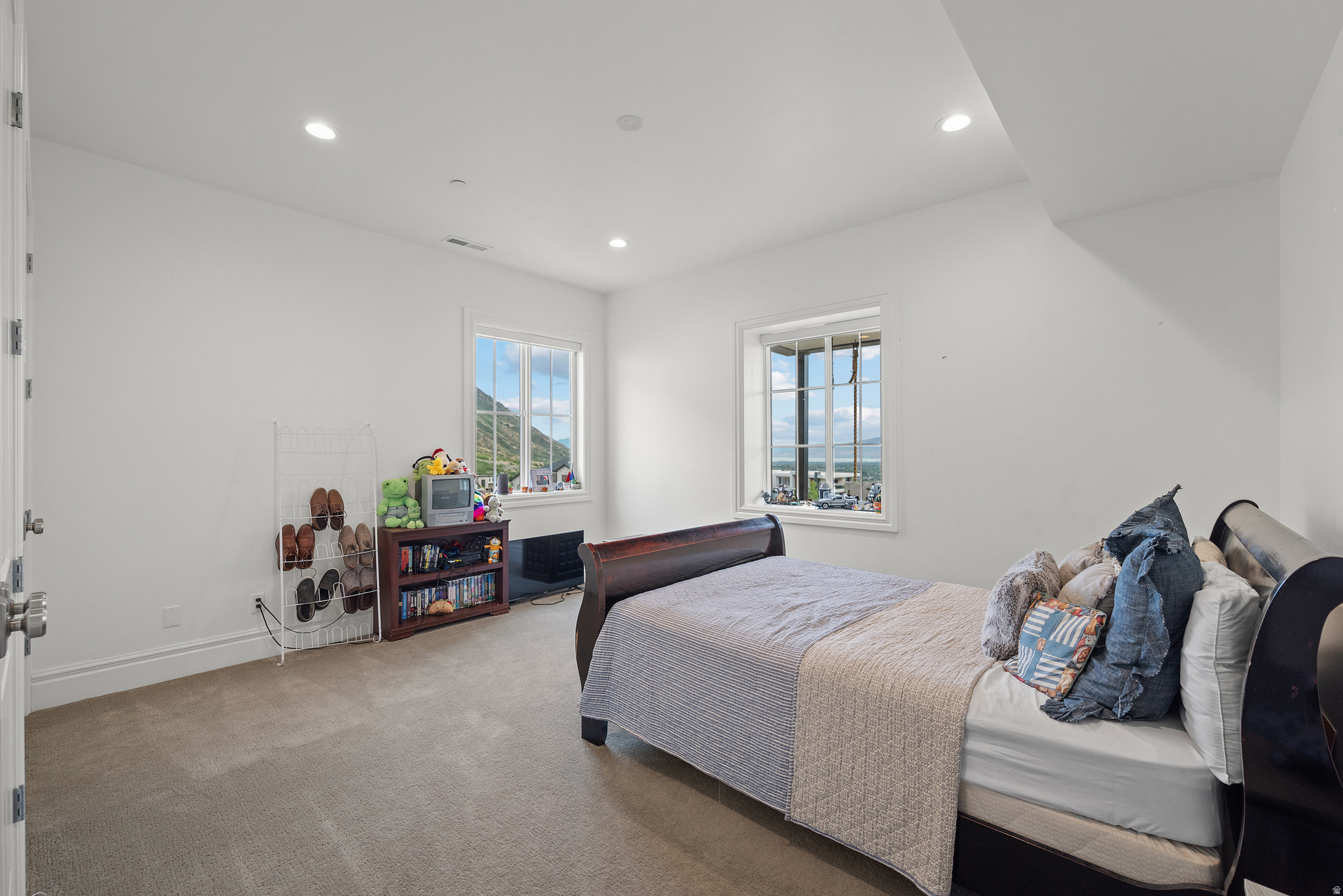 main property photo 77