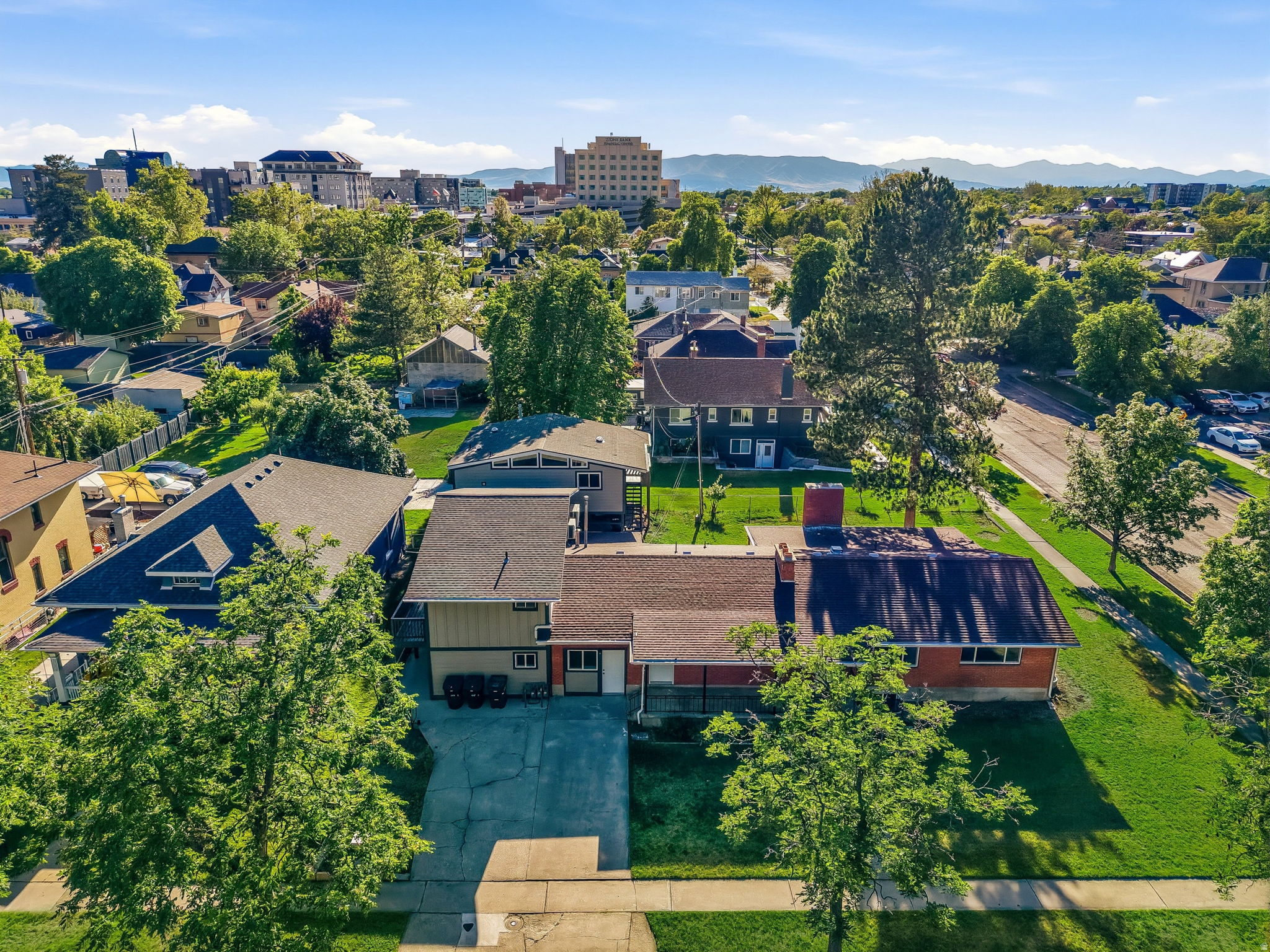 main property photo 3