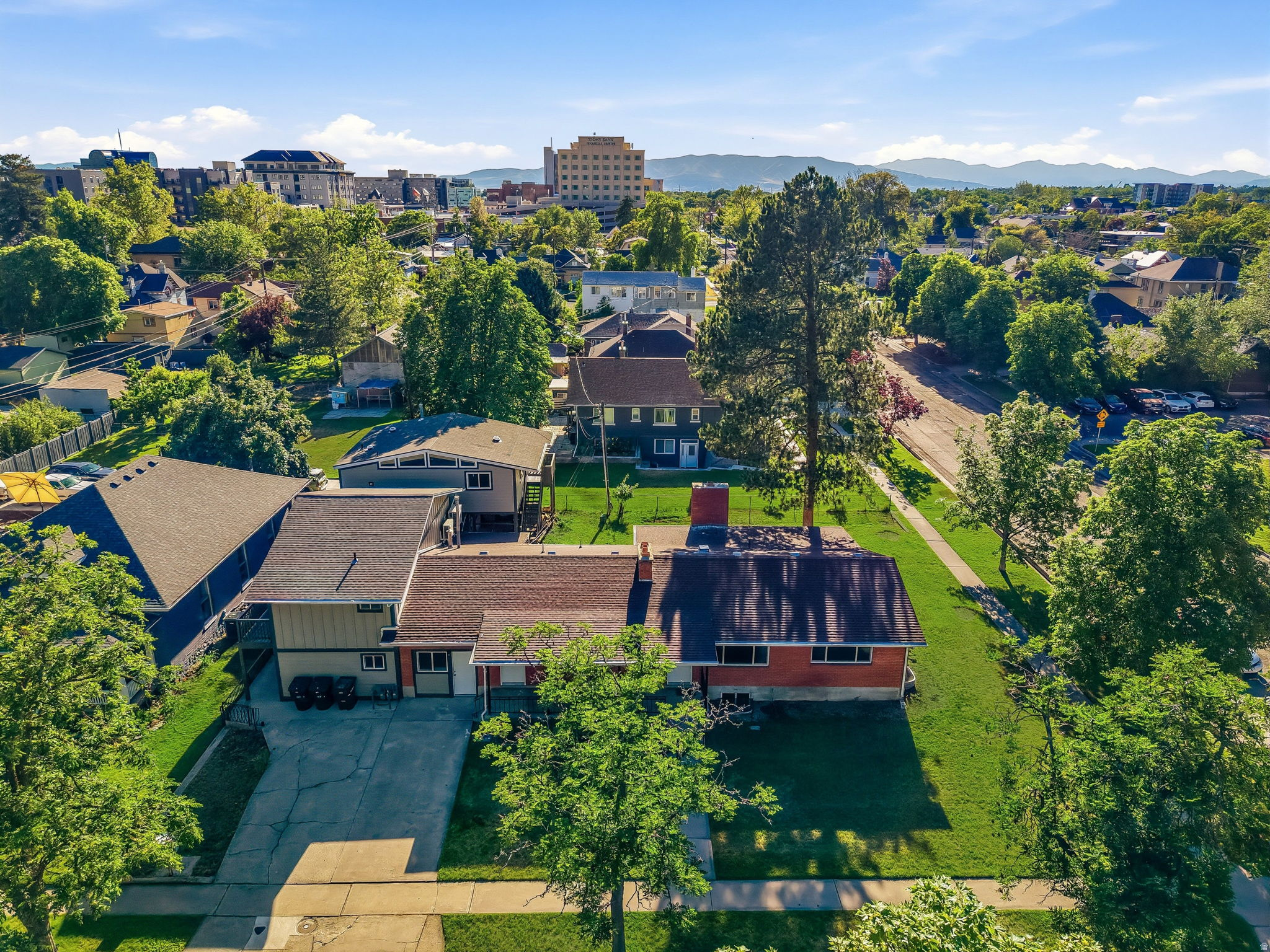 main property photo 78