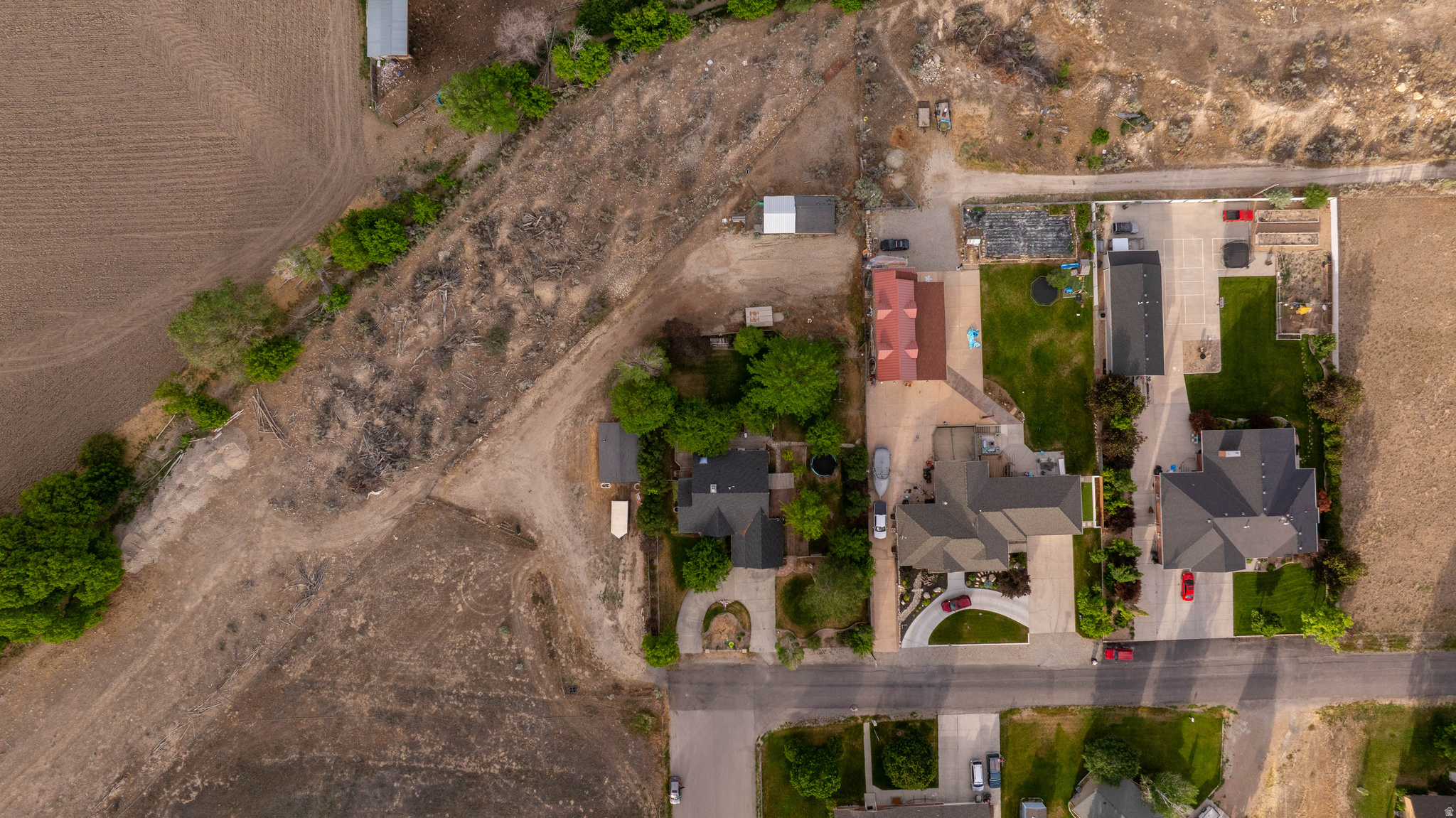 main property photo 25