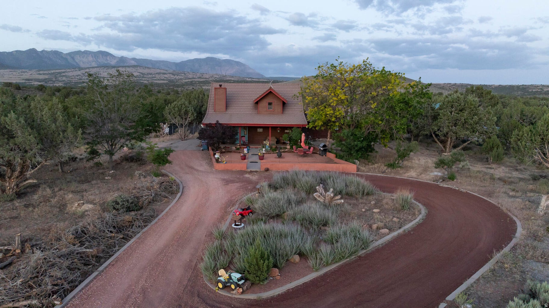 main property photo 33