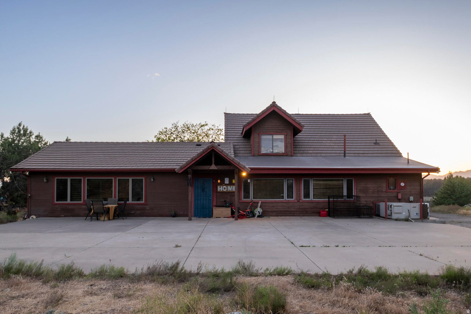 main property photo 45