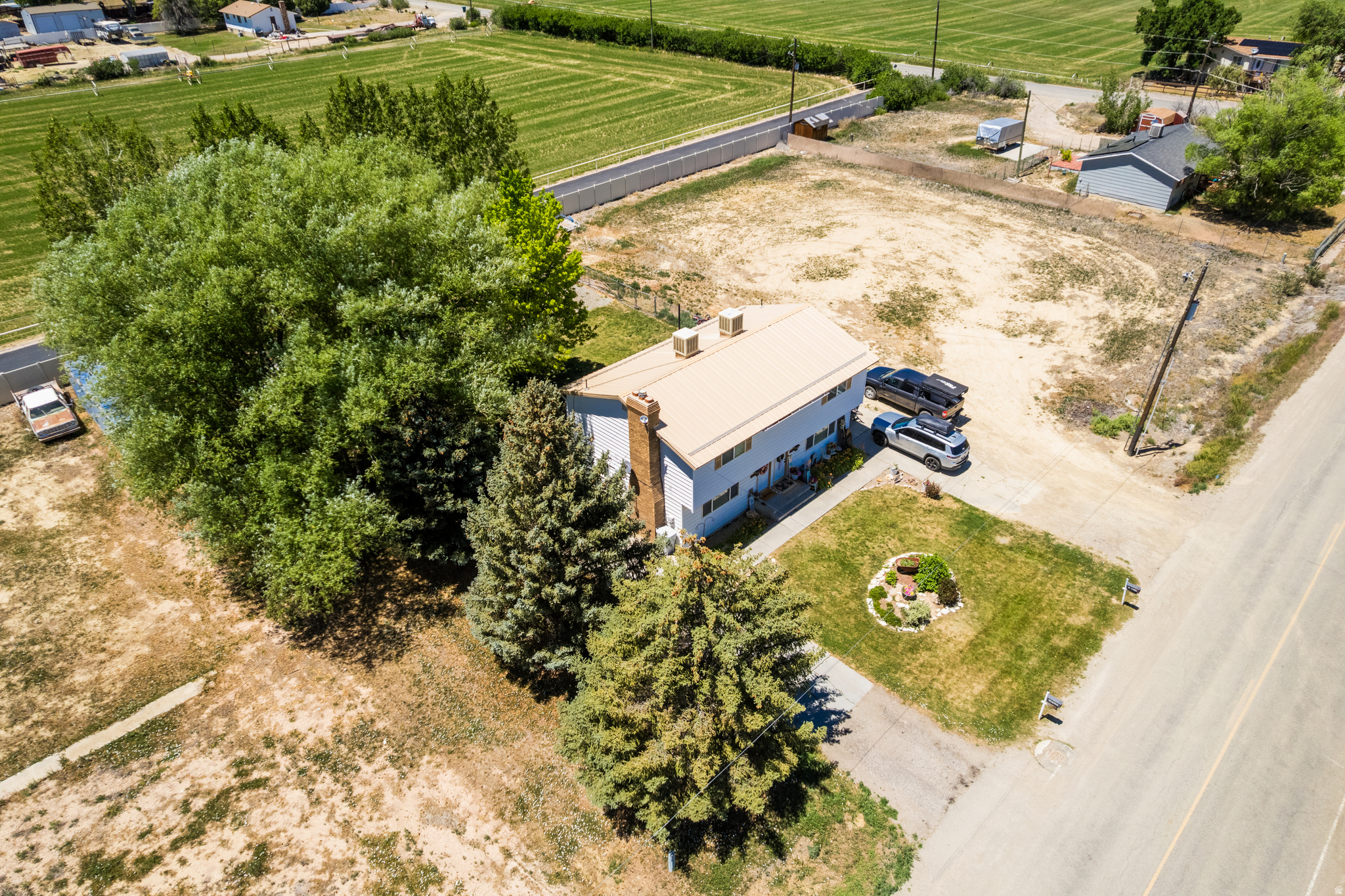 main property photo 34