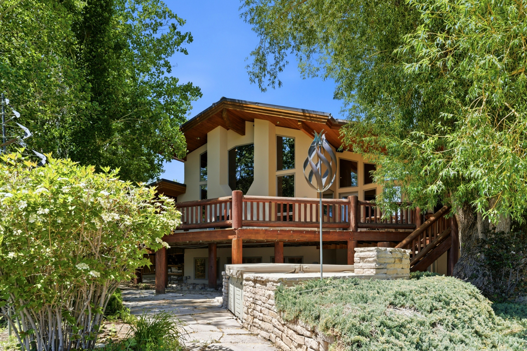 main property photo 14