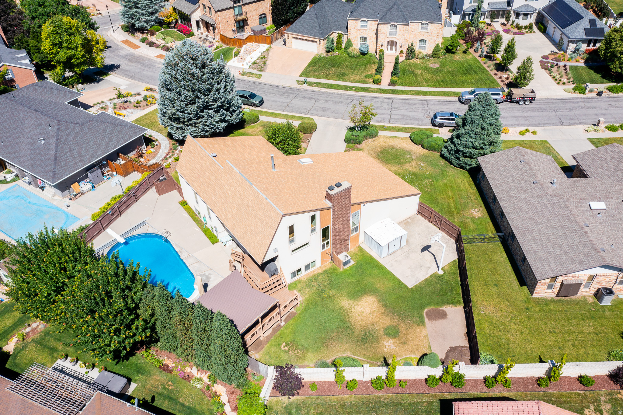 main property photo 40