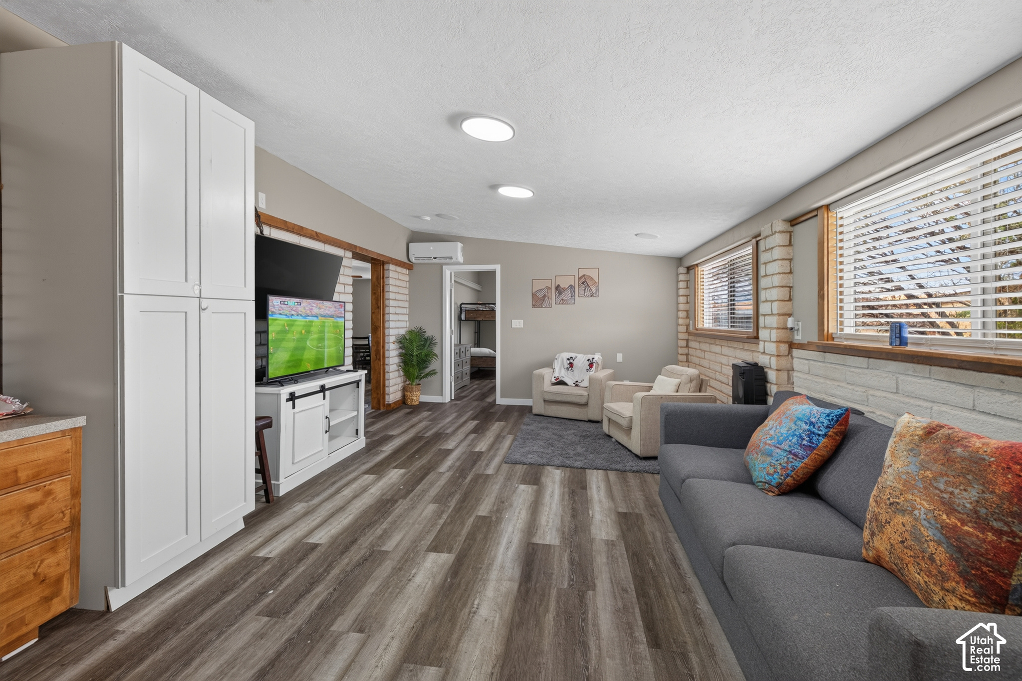 main property photo 89