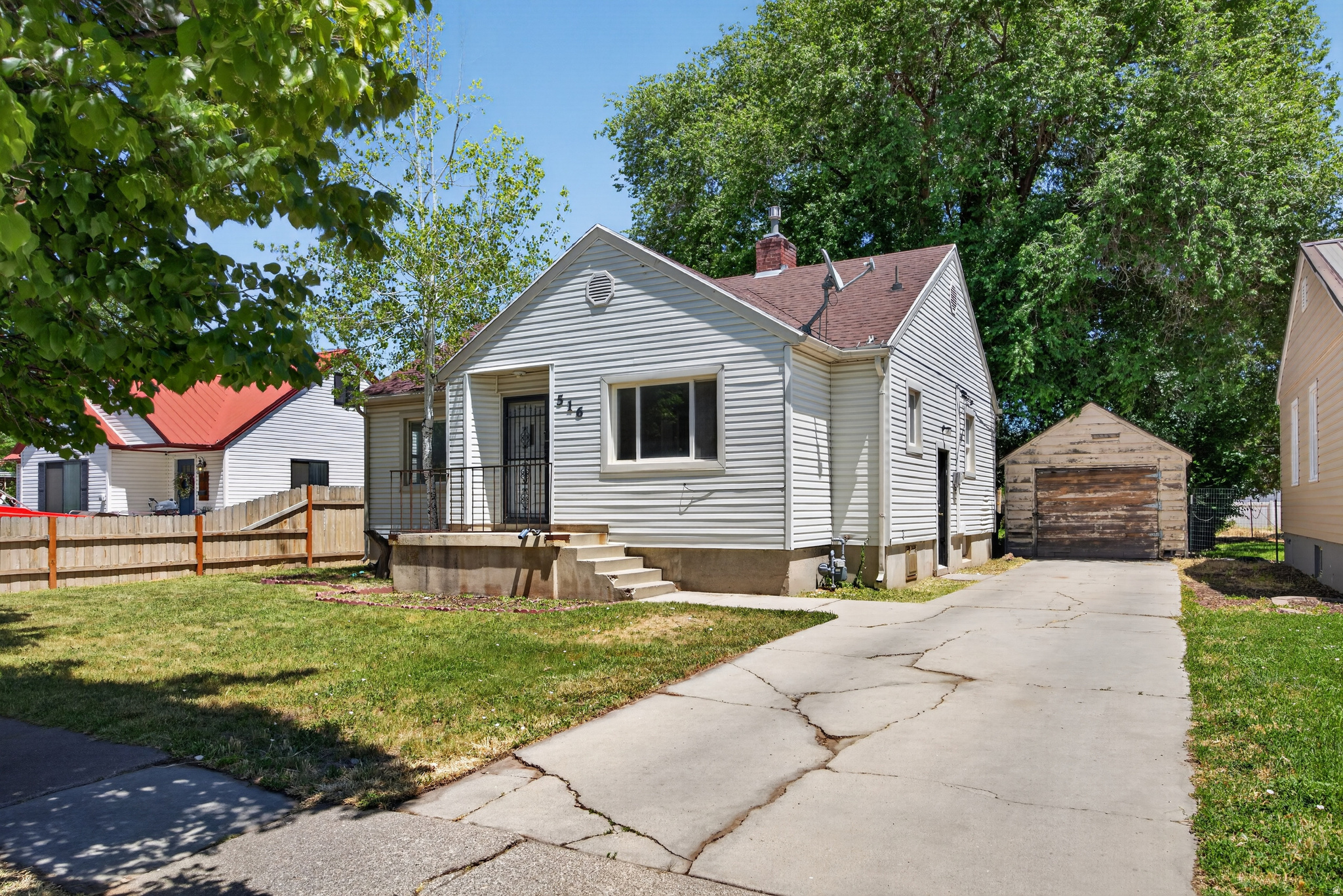 main property photo 18