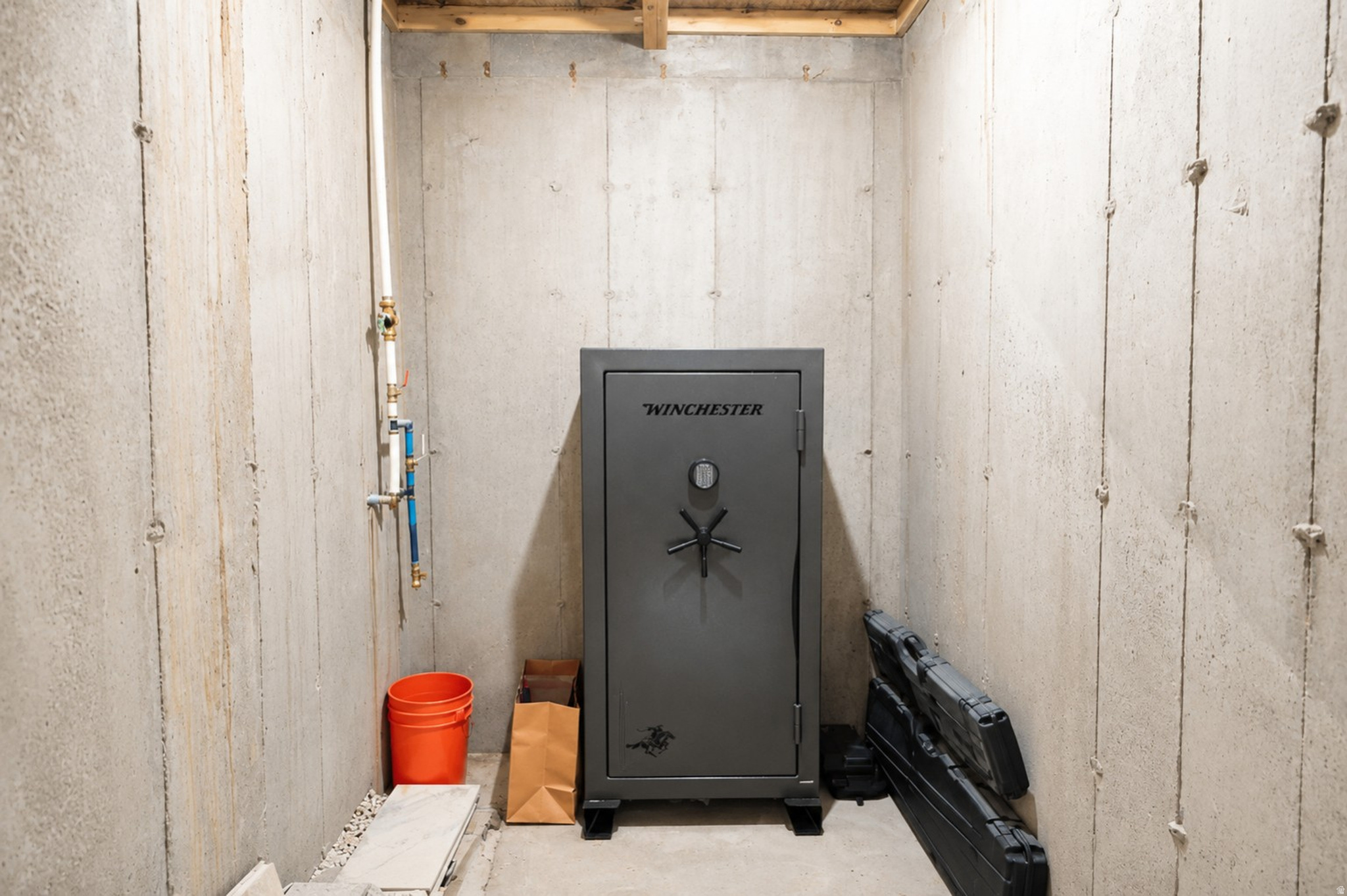 main property photo 57