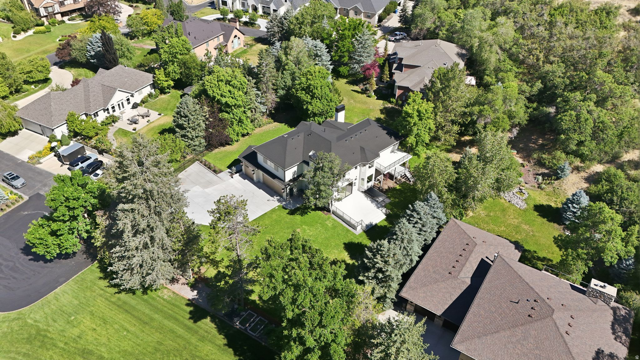 main property photo 5