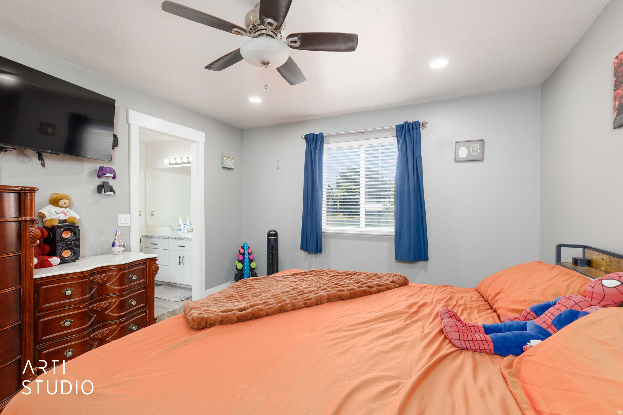 main property photo 18