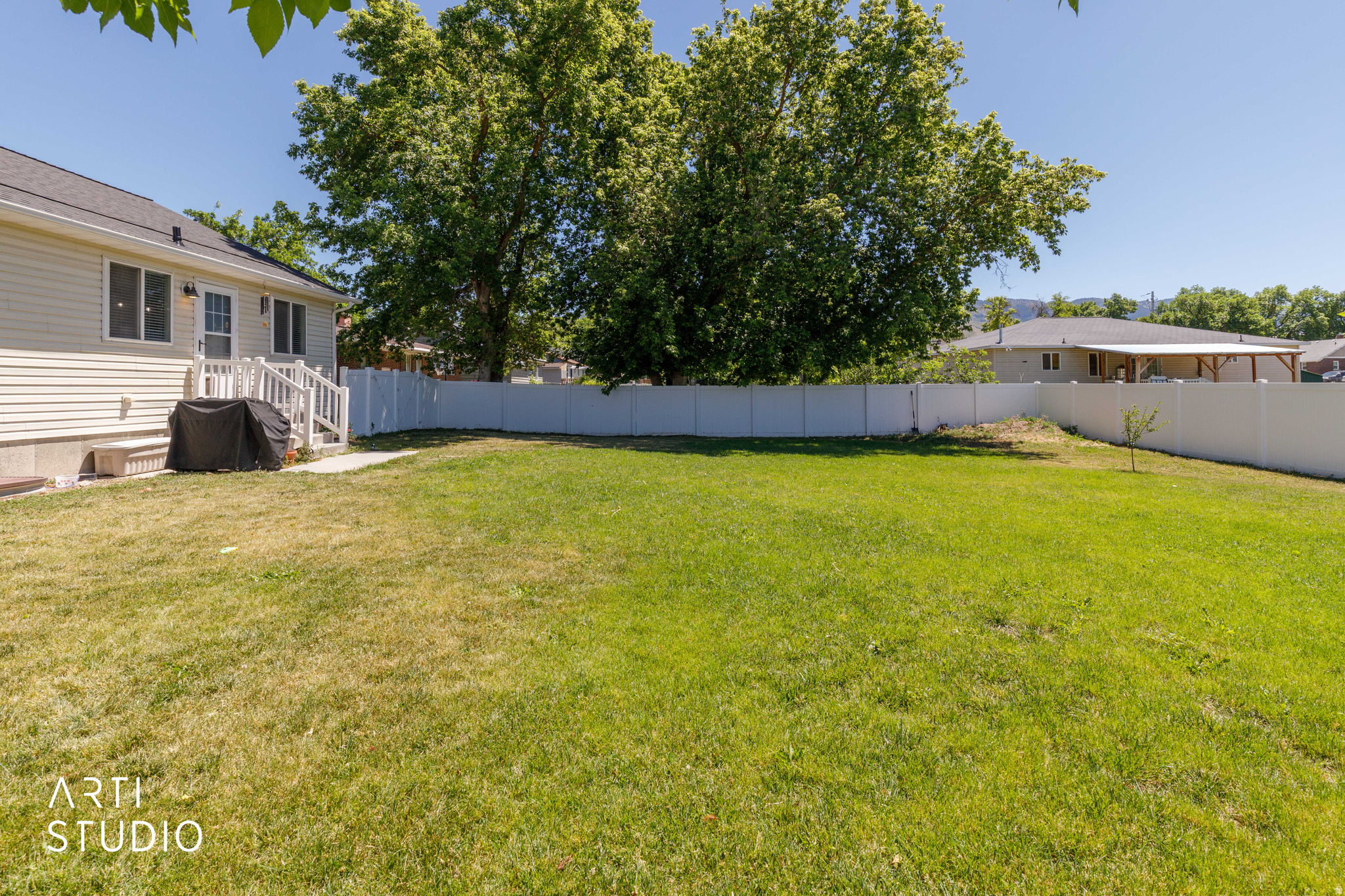 main property photo 34