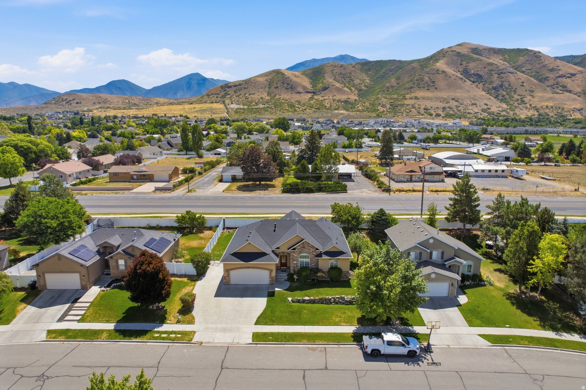 main property photo 74