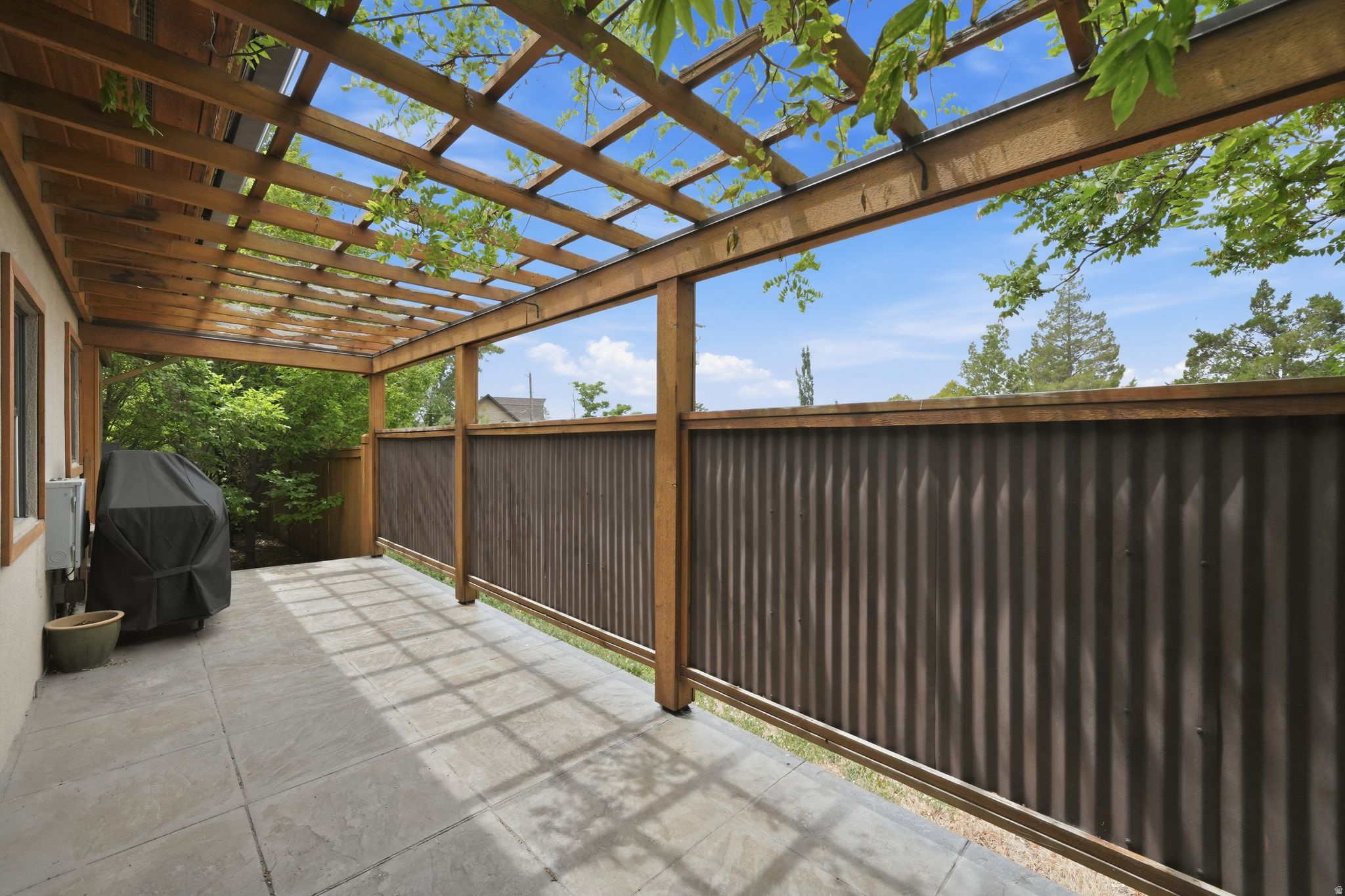 main property photo 50