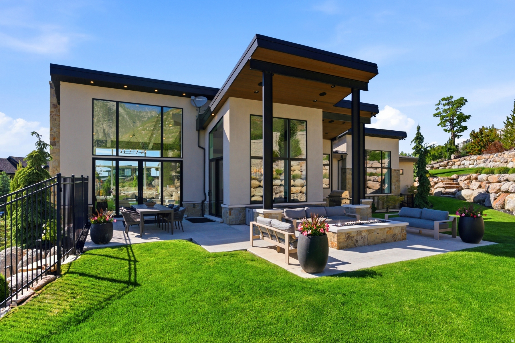 main property photo 89