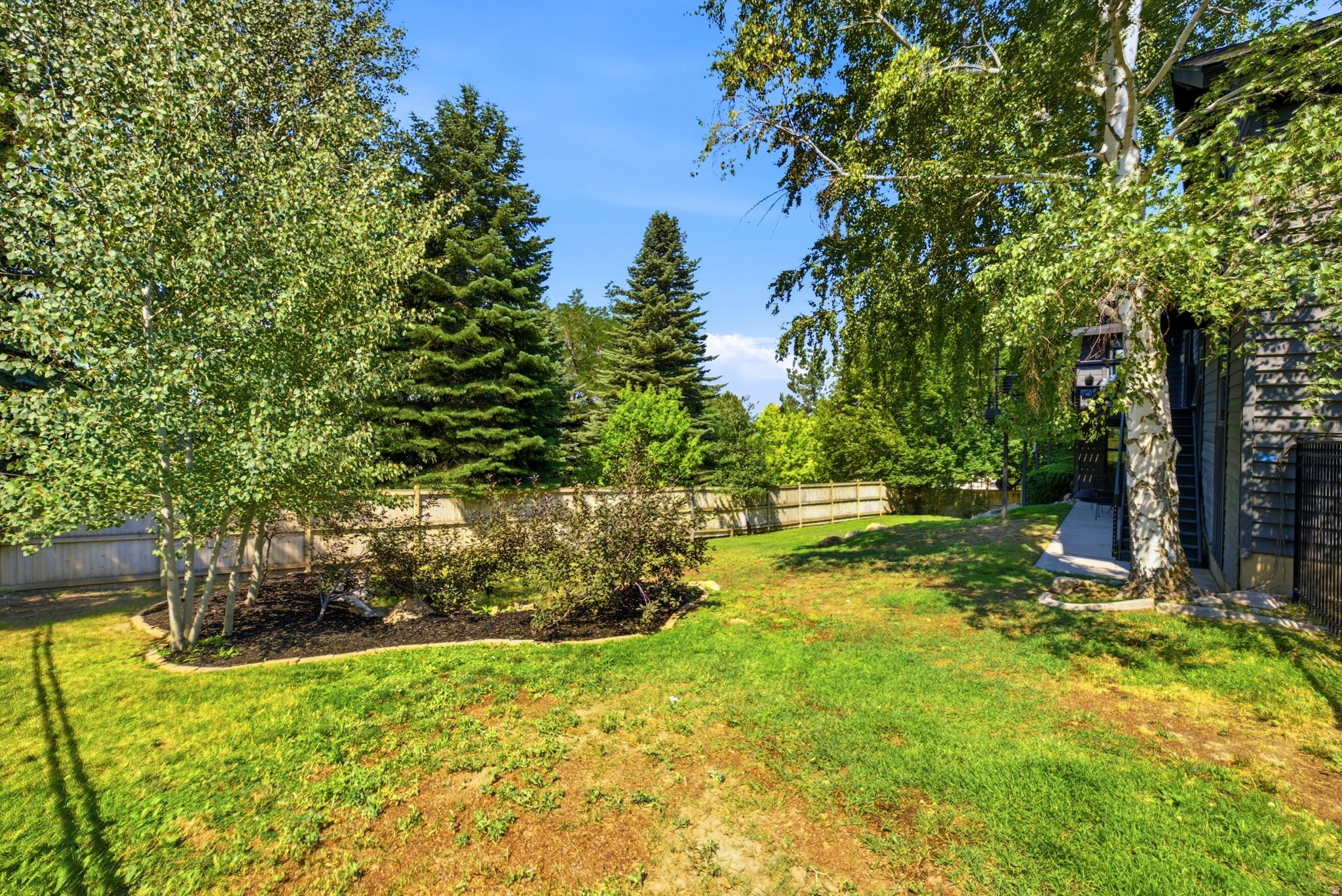 main property photo 50