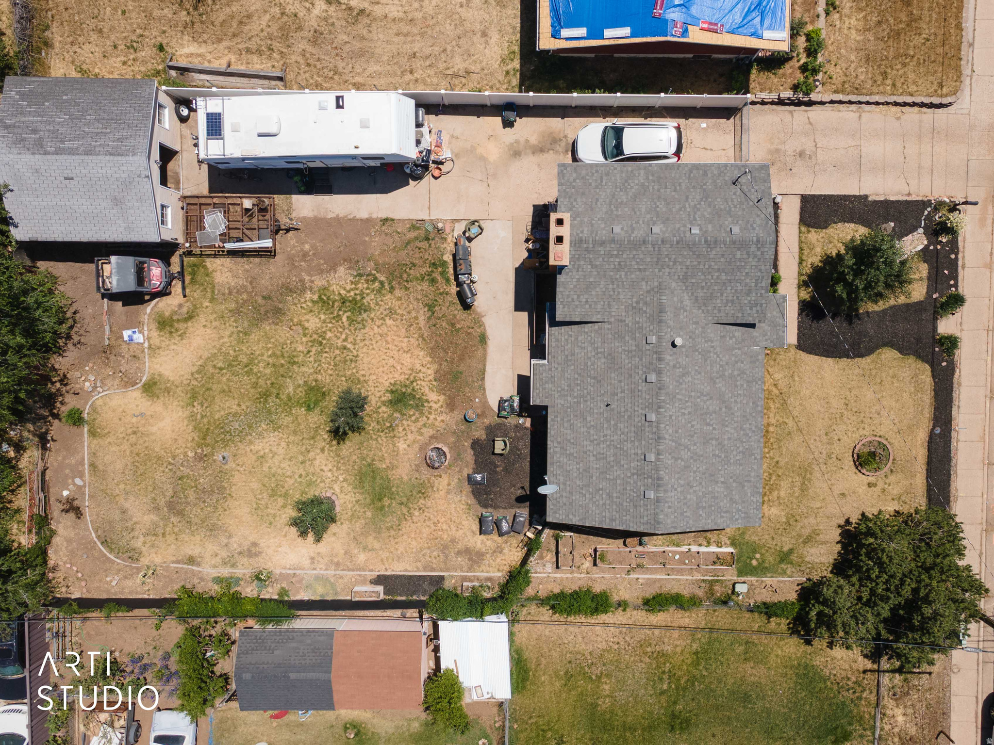 main property photo 25