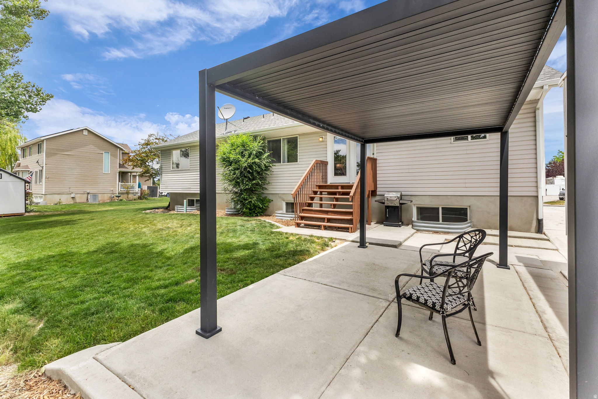 main property photo 36