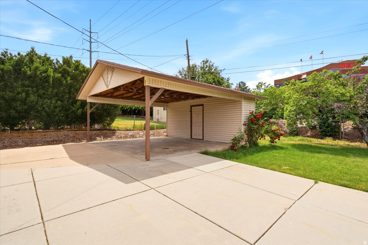 main property photo 24