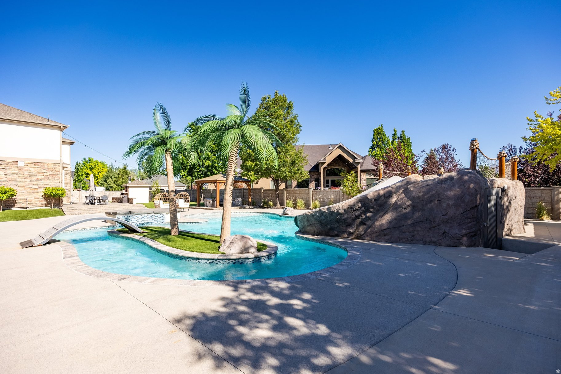 main property photo 60