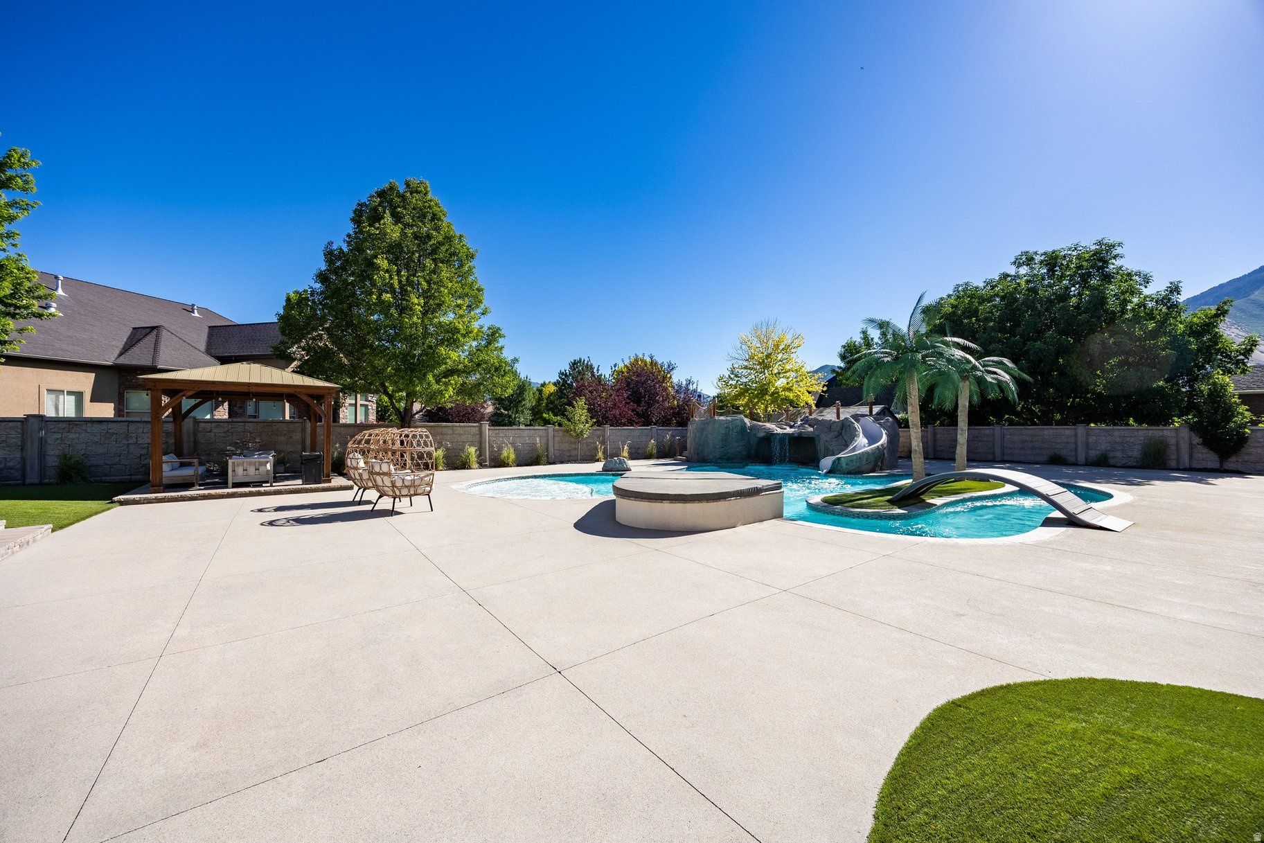 main property photo 62