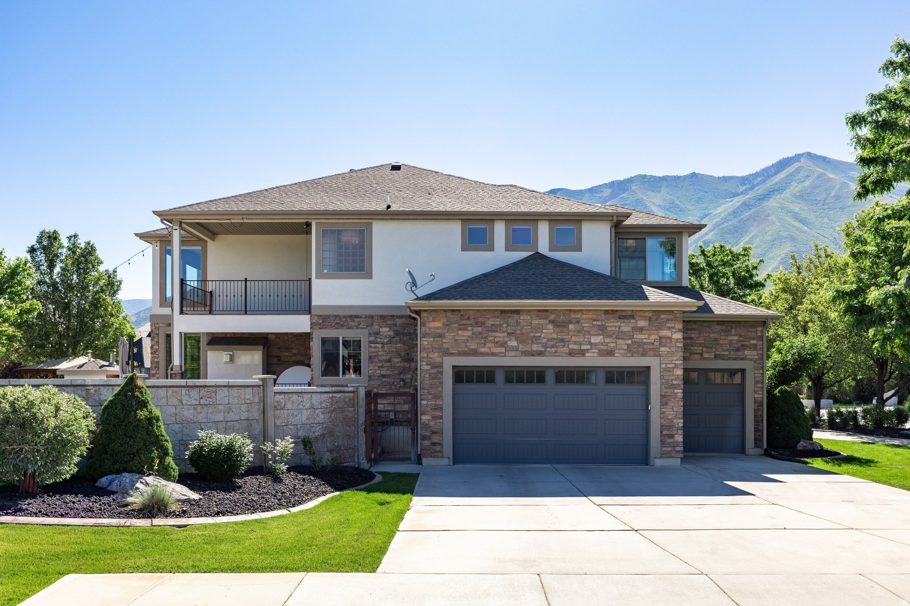 main property photo 74