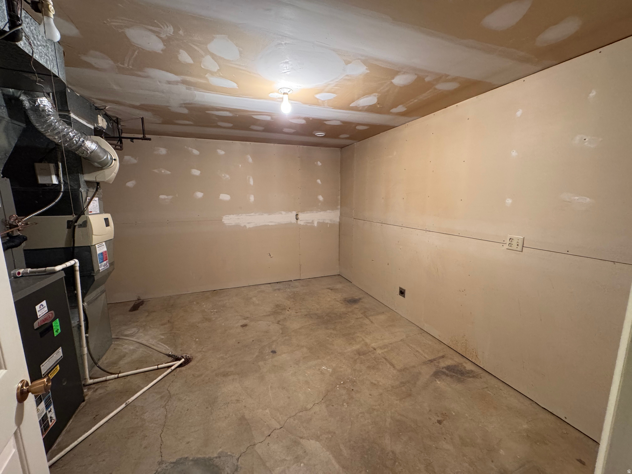 main property photo 41